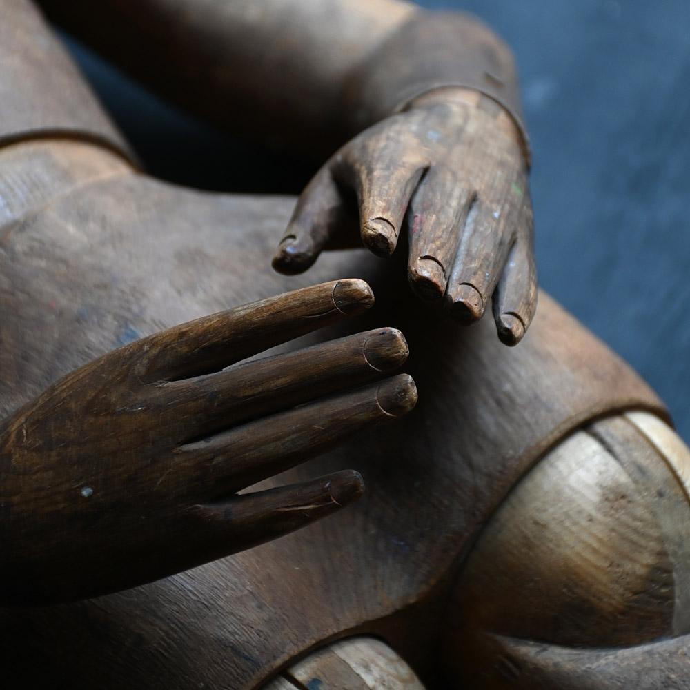 Une grande figure laïque d'artistes en pin articulé du 19ème siècle en vente 2