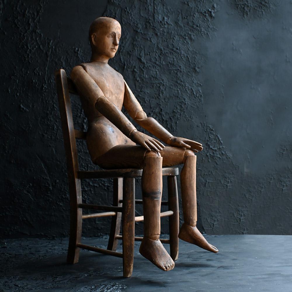 Britannique Une grande figure laïque d'artistes en pin articulé du 19ème siècle en vente