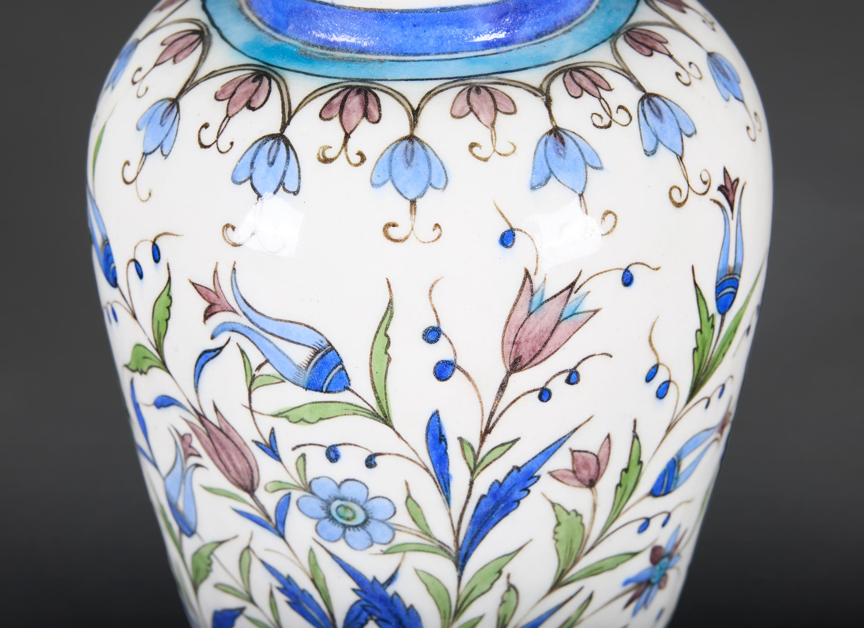 A Large 19th Century Blue and White Iznik Vase as a Lamp Bon état - En vente à London, GB