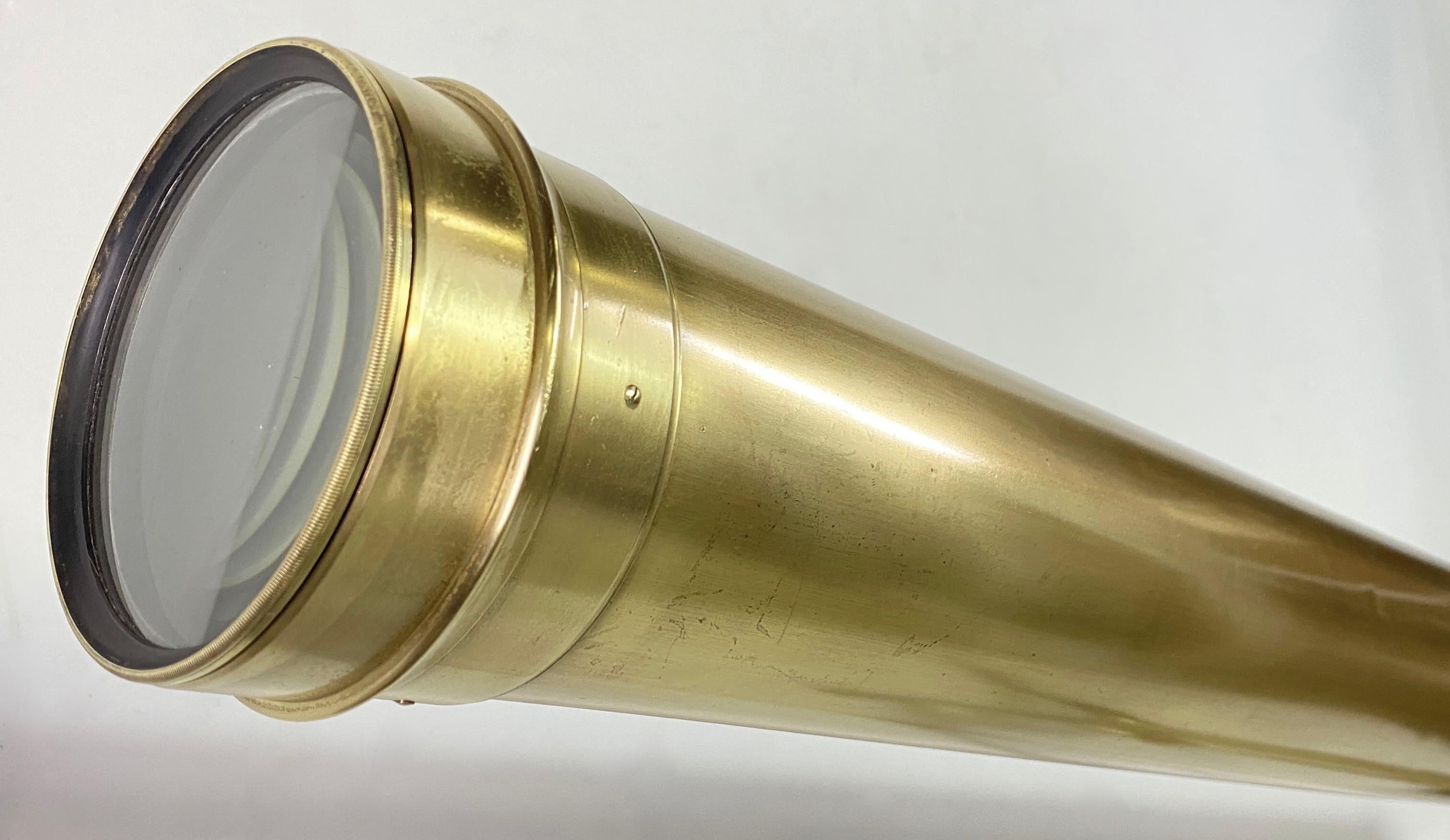 Autre Un grand télescope de bibliothèque en laiton du 19ème siècle marqué A. Bardou, Paris en vente