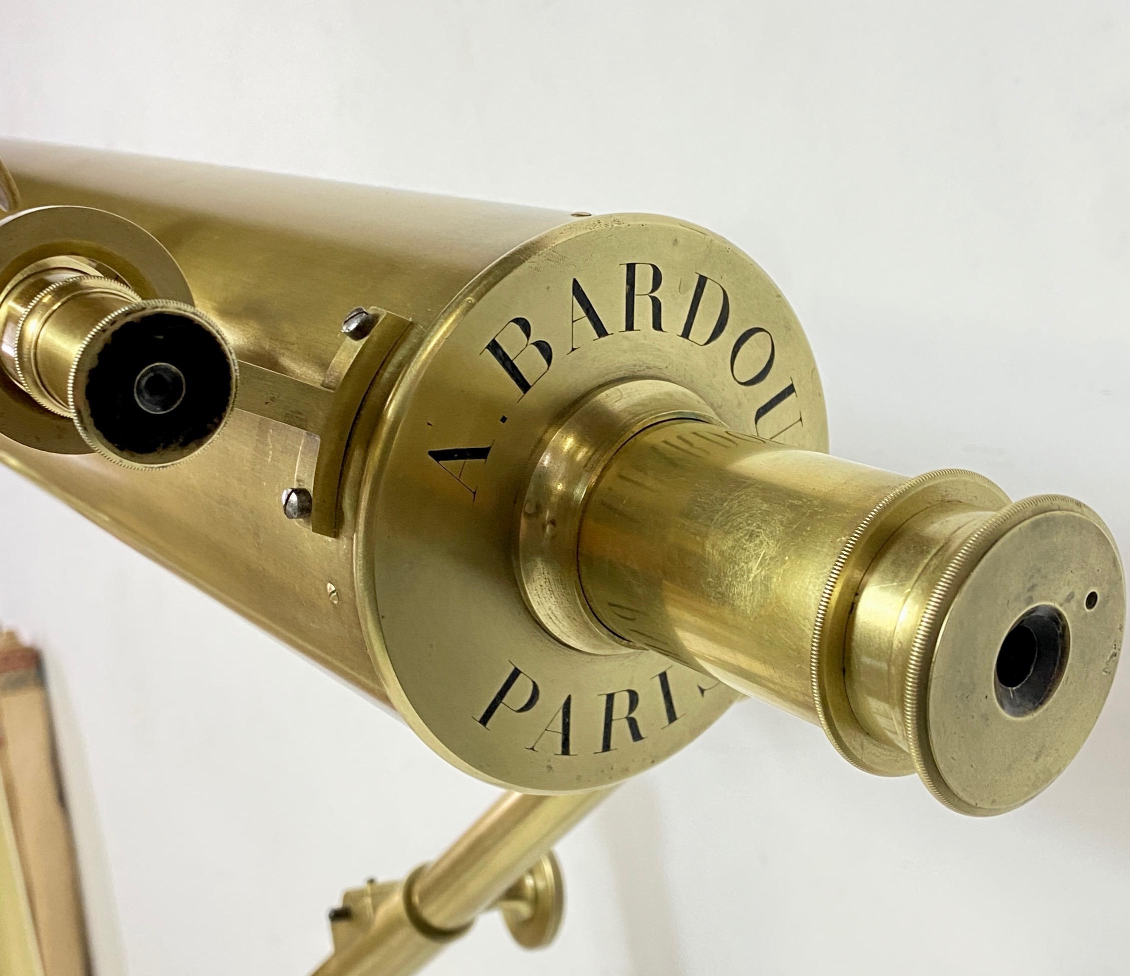 Français Un grand télescope de bibliothèque en laiton du 19ème siècle marqué A. Bardou, Paris en vente