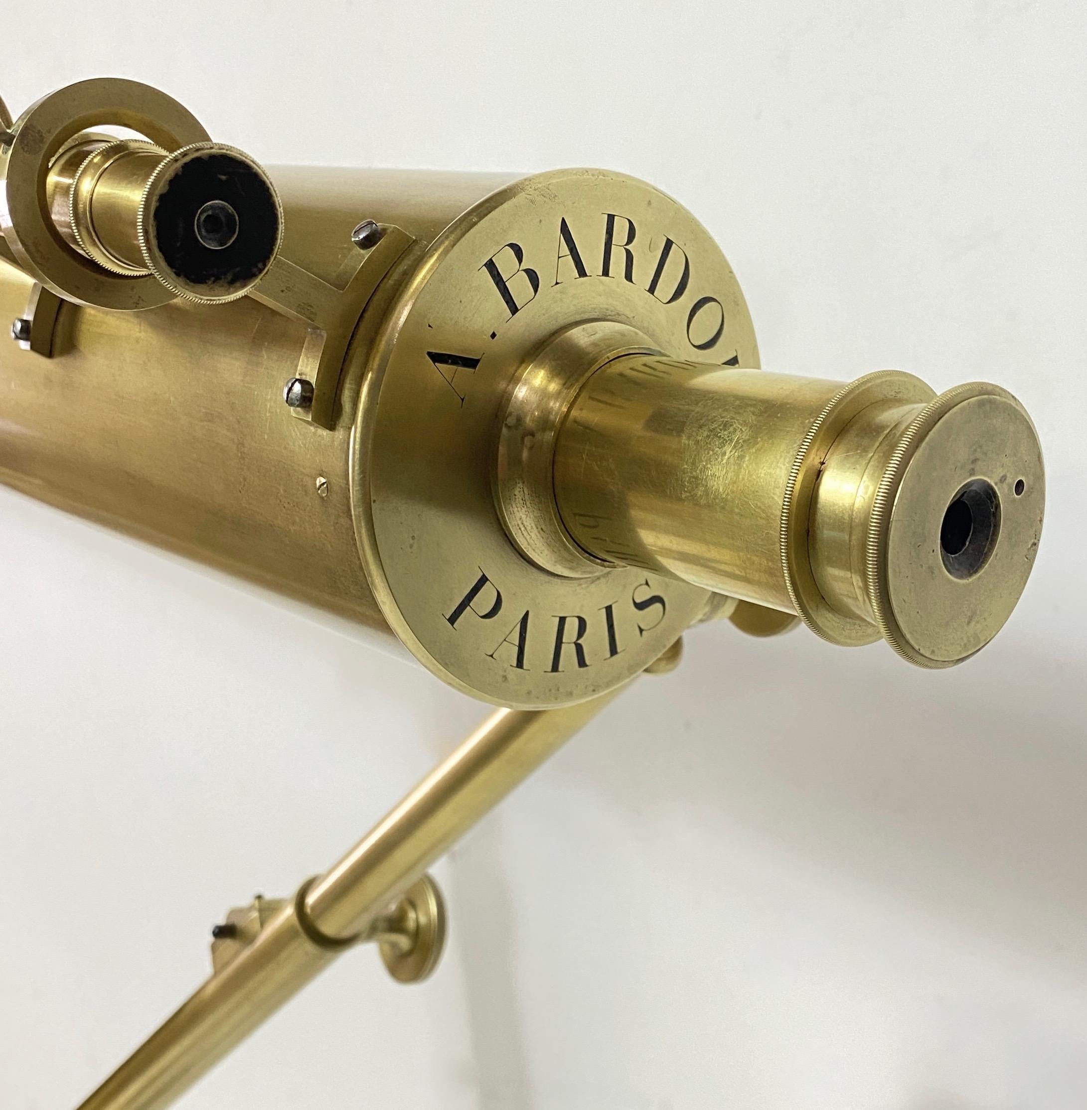 Laiton Un grand télescope de bibliothèque en laiton du 19ème siècle marqué A. Bardou, Paris en vente