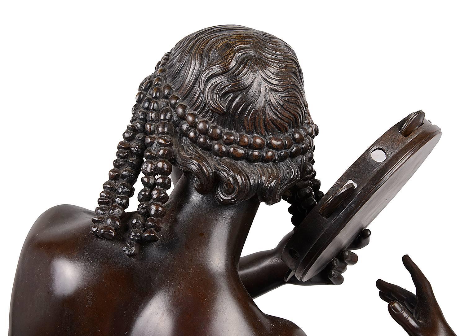 Français Grand bronze du 19ème siècle représentant une danseuse napolitaine, d'après Francisque-Joseph Duret. en vente