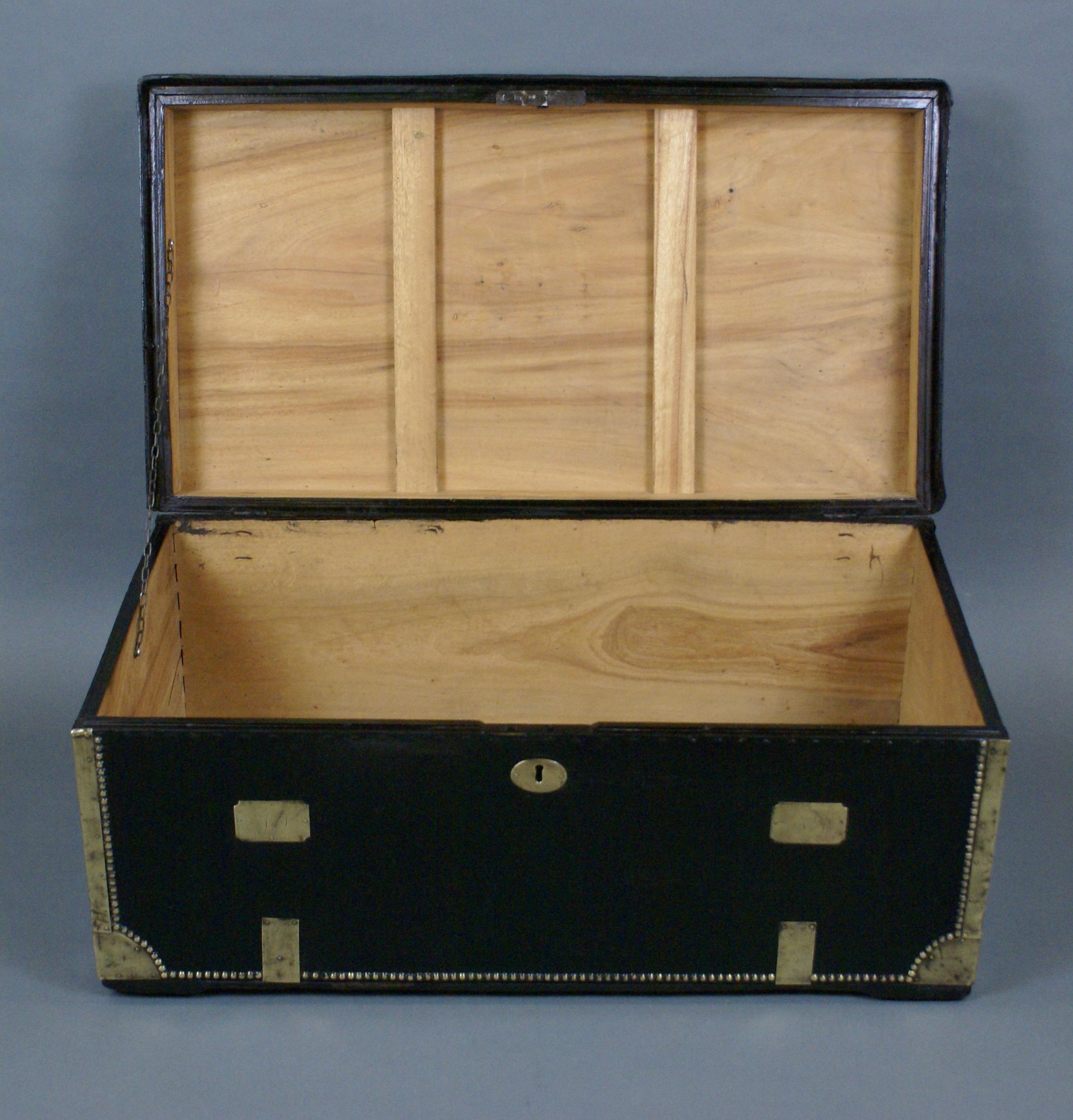 Chinese Large 19th Century China Trade Leather and Camphor Wood Traveling Trunk For Sale