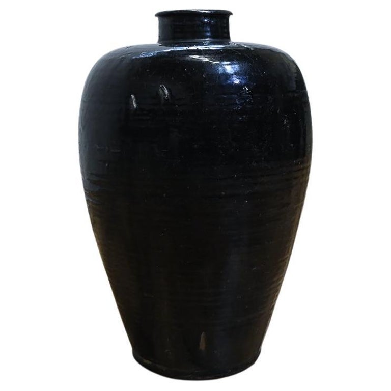 Chinese Black Glazed Storage Jar From Shanxi - 19thC Chinese Black Glazed Storage Jar From Shanxi - 19thC