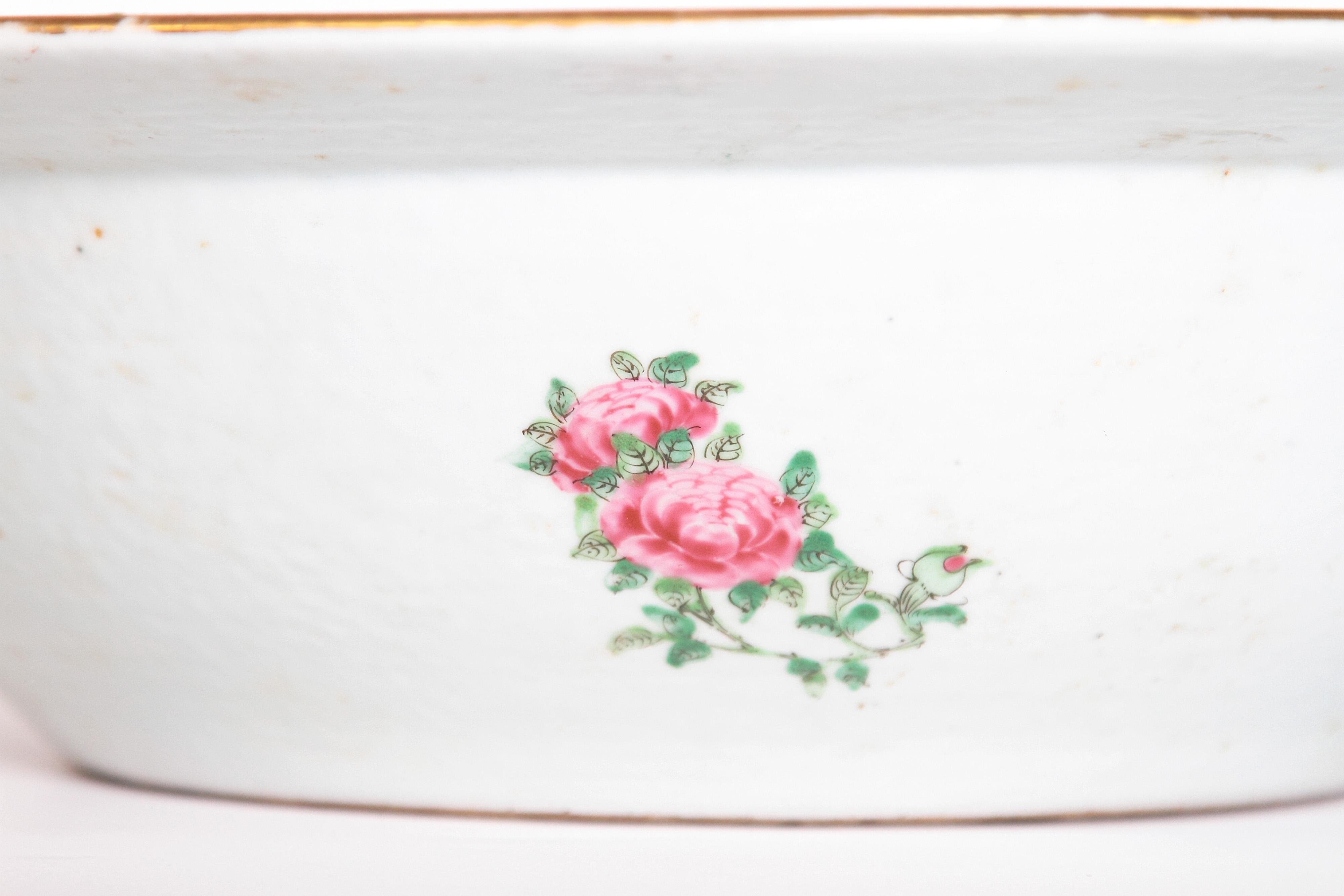 Large 19th Century Chinese Porcelain Rose Medallion Bowl 12