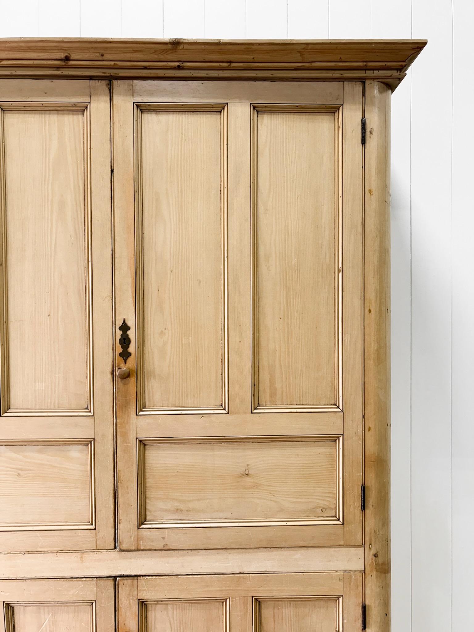 A Large 19th Century English Pine Housekeeper's  Cupboard In Good Condition For Sale In Oak Park, MI