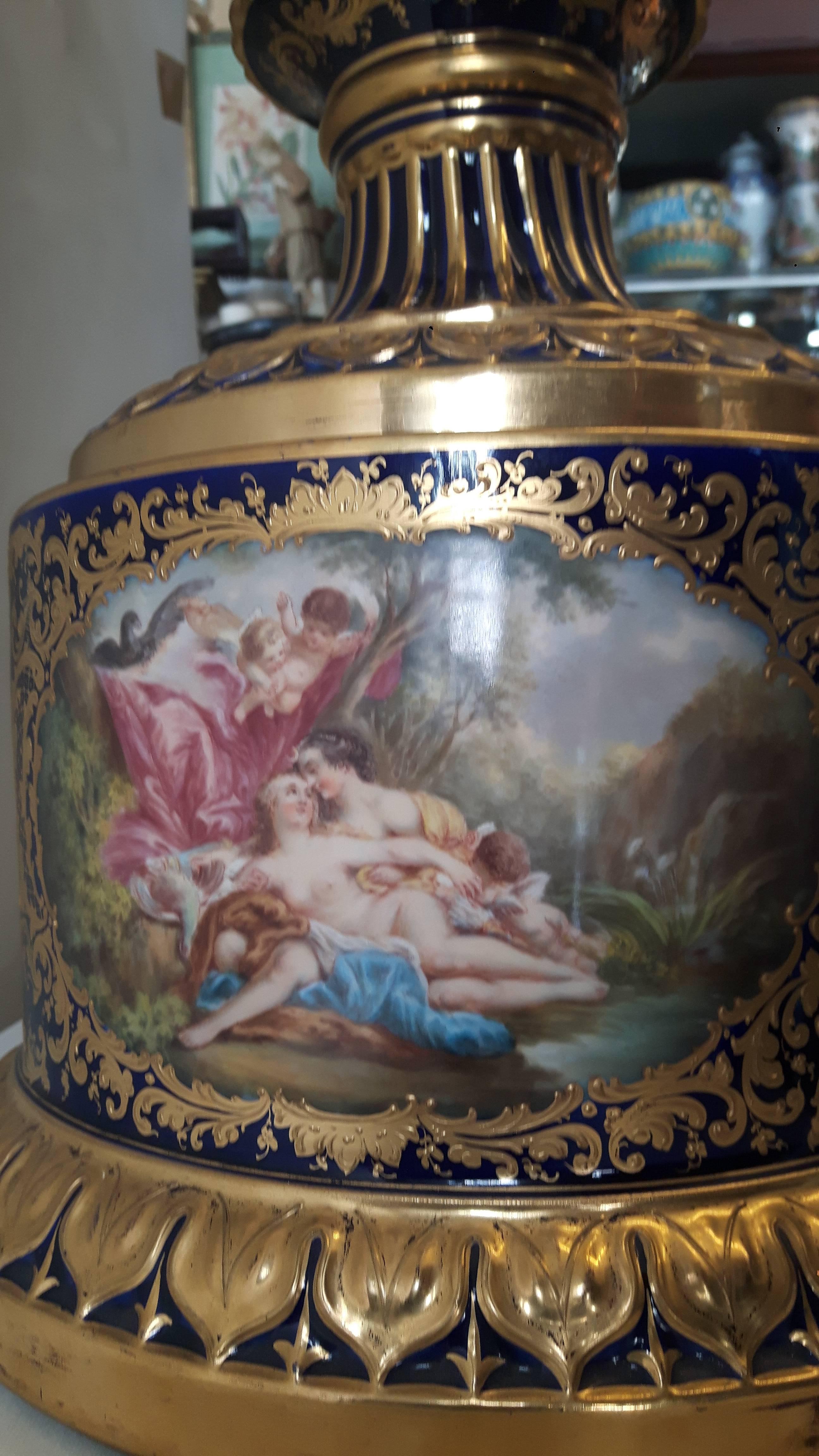Porcelain Large 19th Century Finely Painted Large Vienna Vase and Cover For Sale