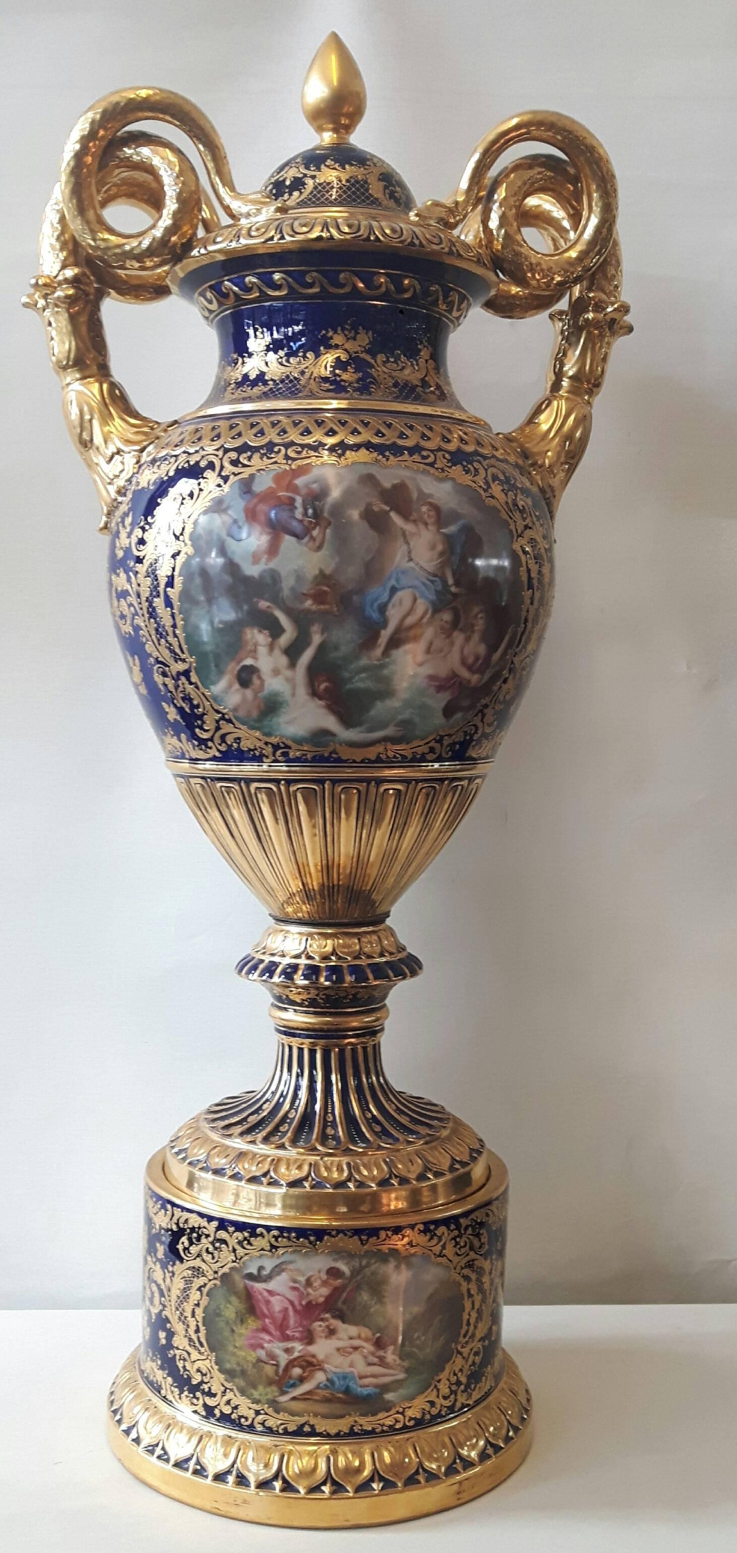 Large 19th Century Finely Painted Large Vienna Vase and Cover For Sale 1