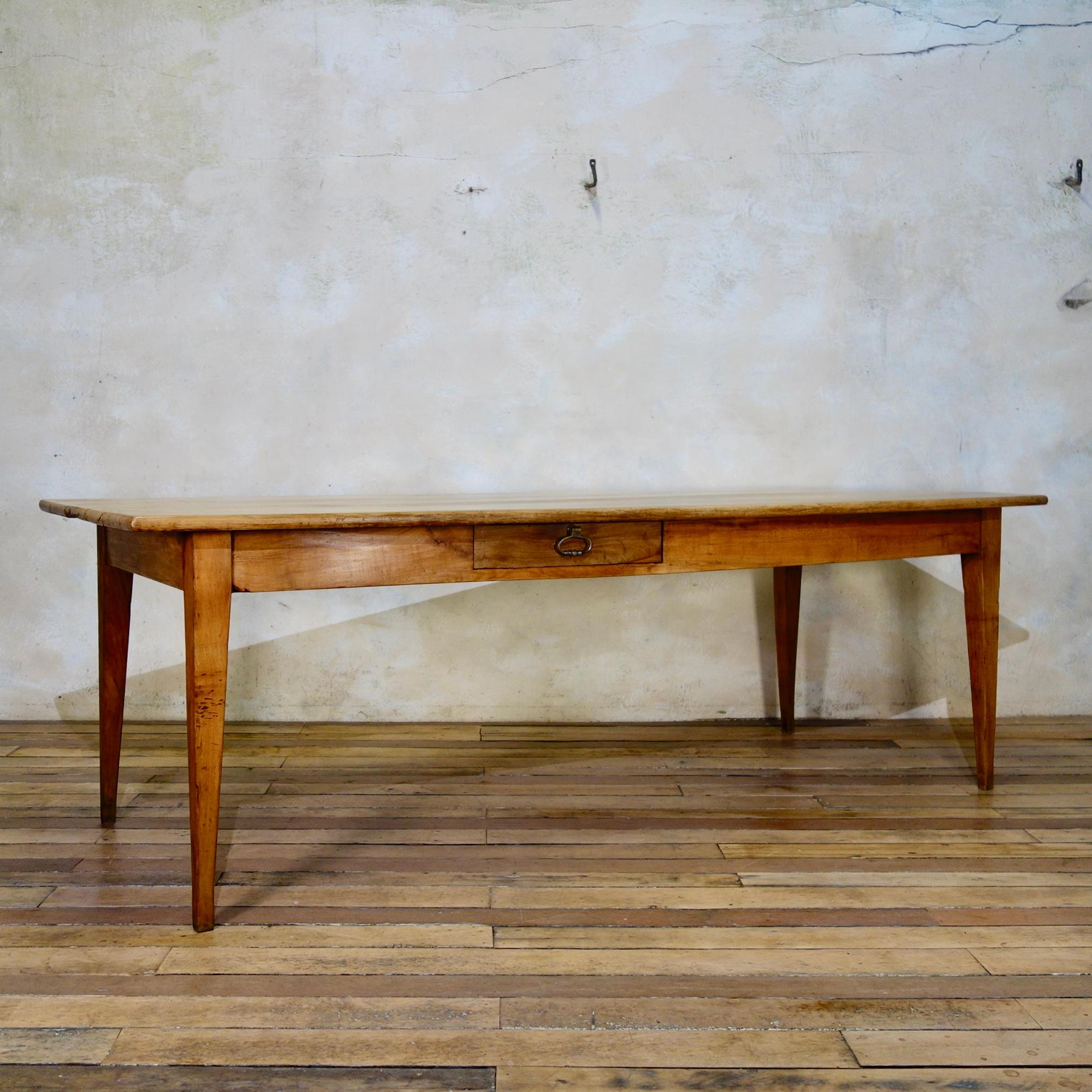 Large 19th Century French Fruitwood Farmhouse Table In Good Condition In Basingstoke, Hampshire