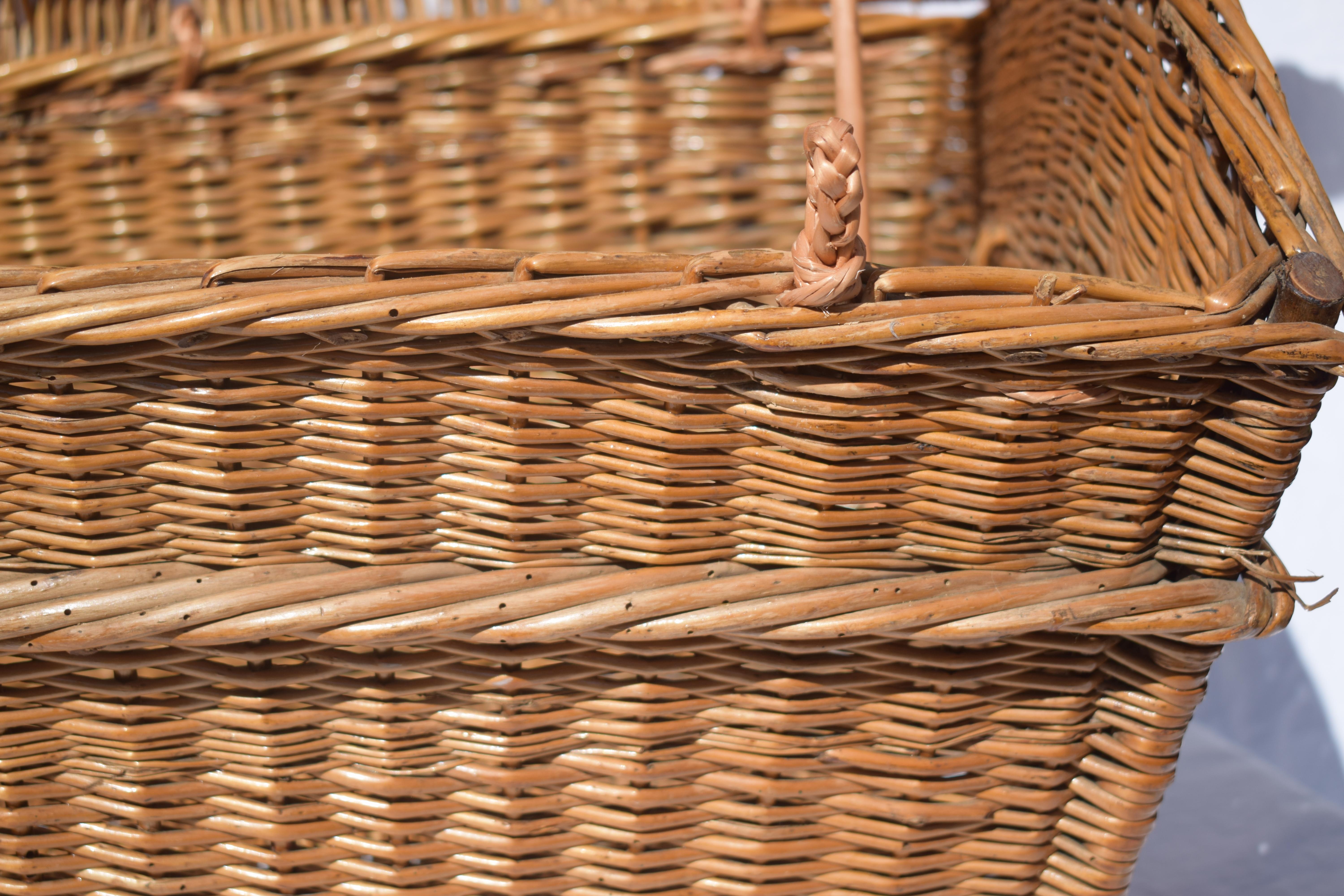 Large 19th Century French Wicker Basket with Lid 6