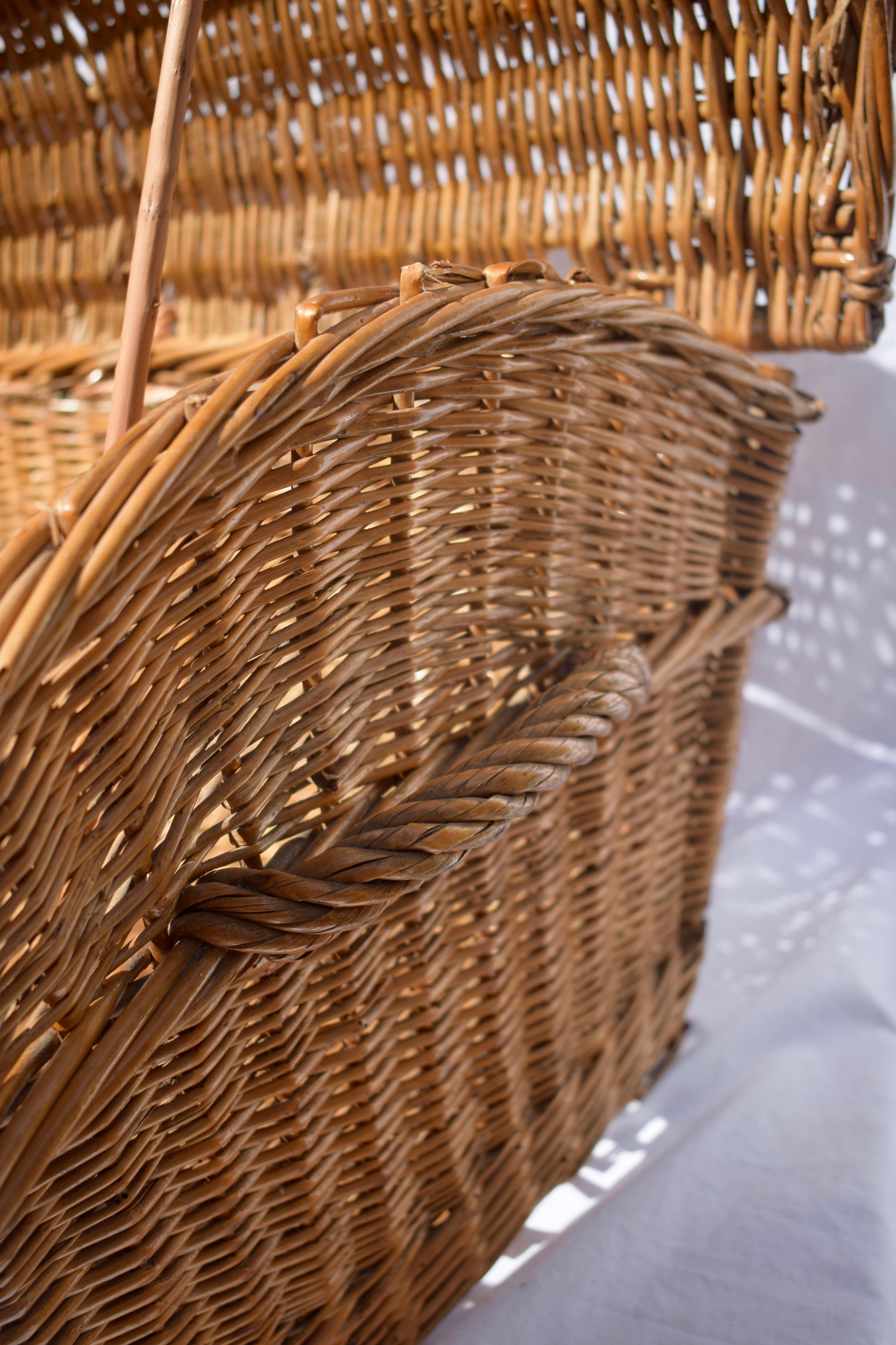 Large 19th Century French Wicker Basket with Lid 9