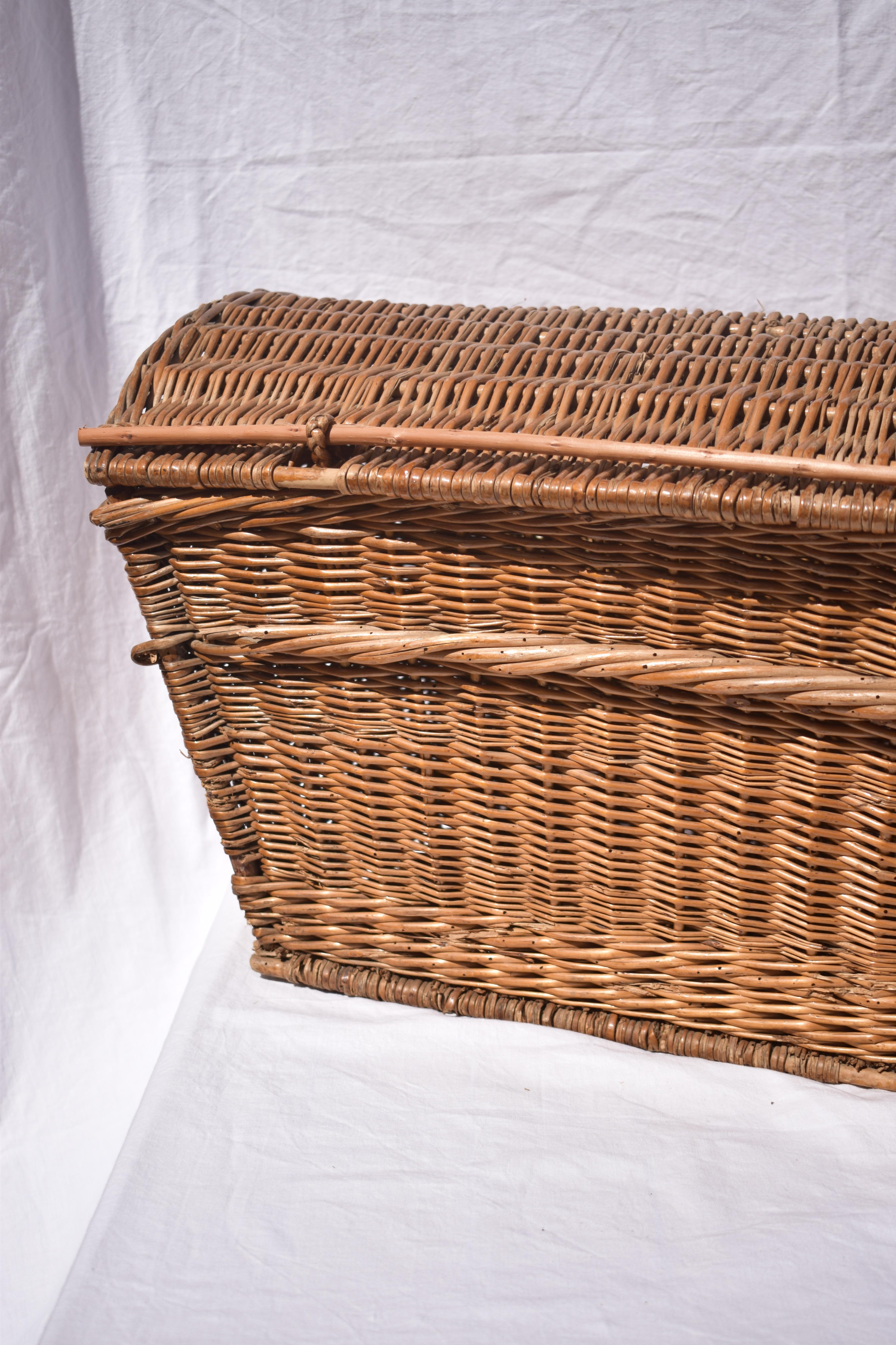 Large 19th Century French Wicker Basket with Lid 14