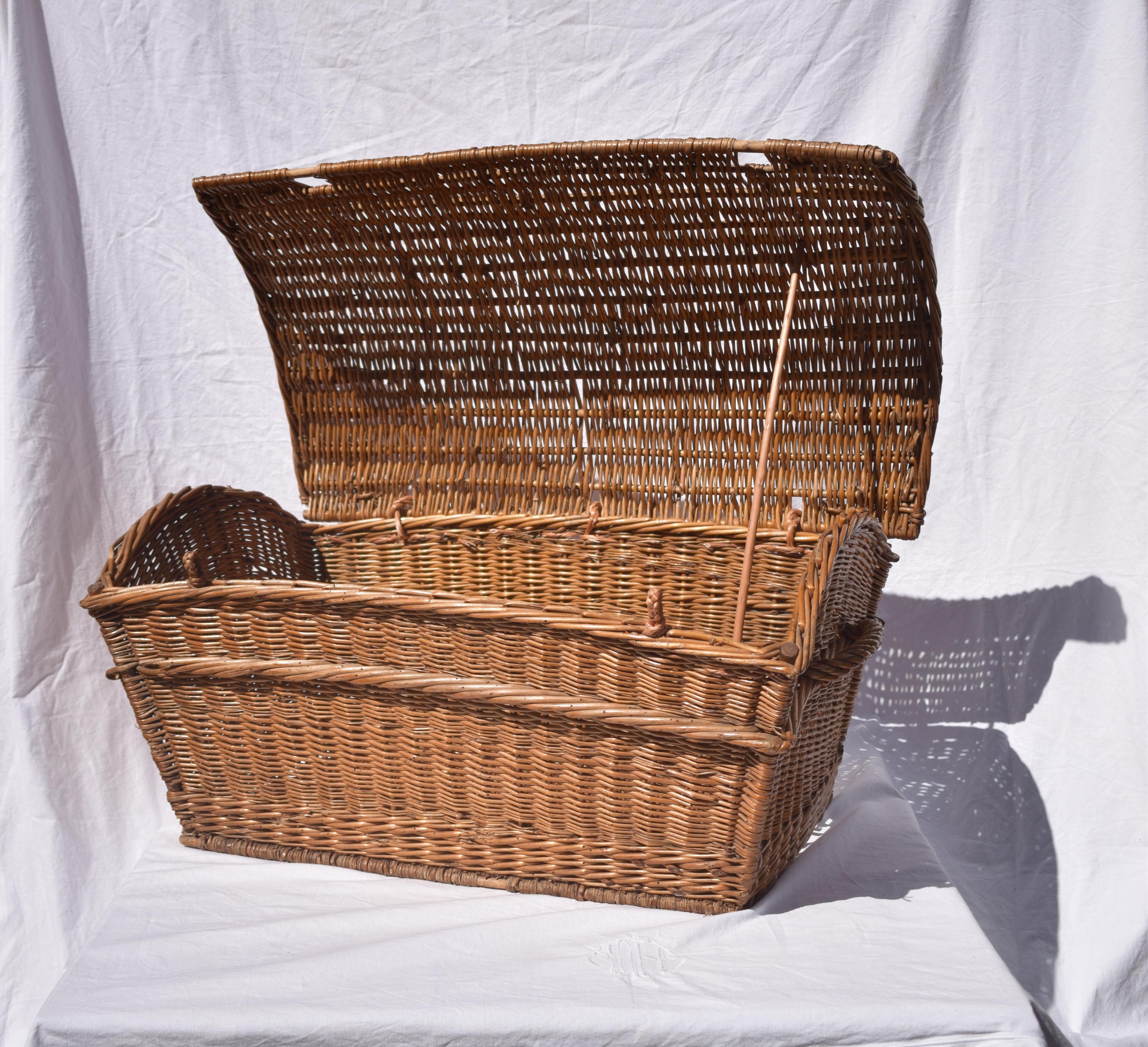 Large 19th Century French Wicker Basket with Lid 2