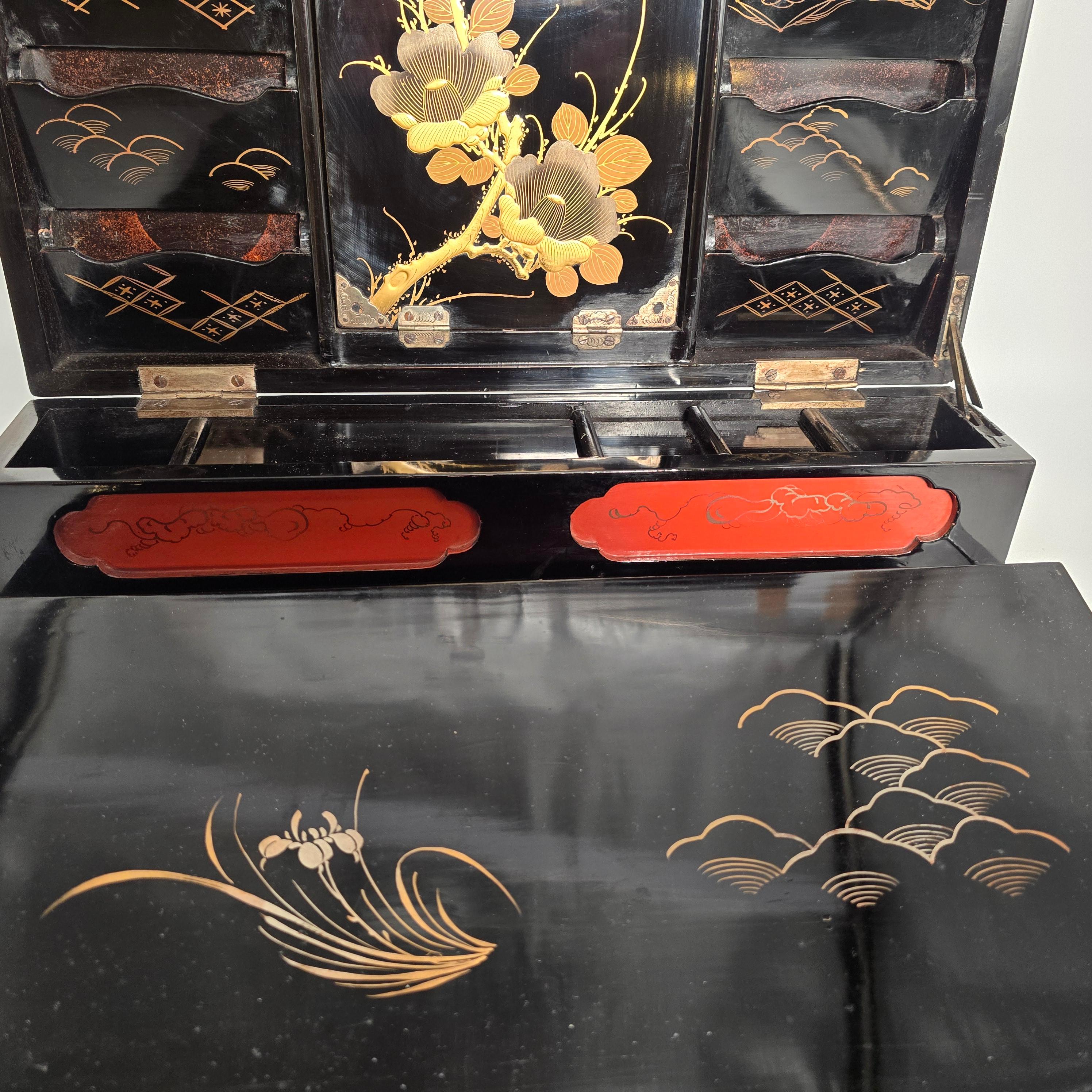 A large 19th century Japanese lacquer writing box with a secret compartment For Sale 4