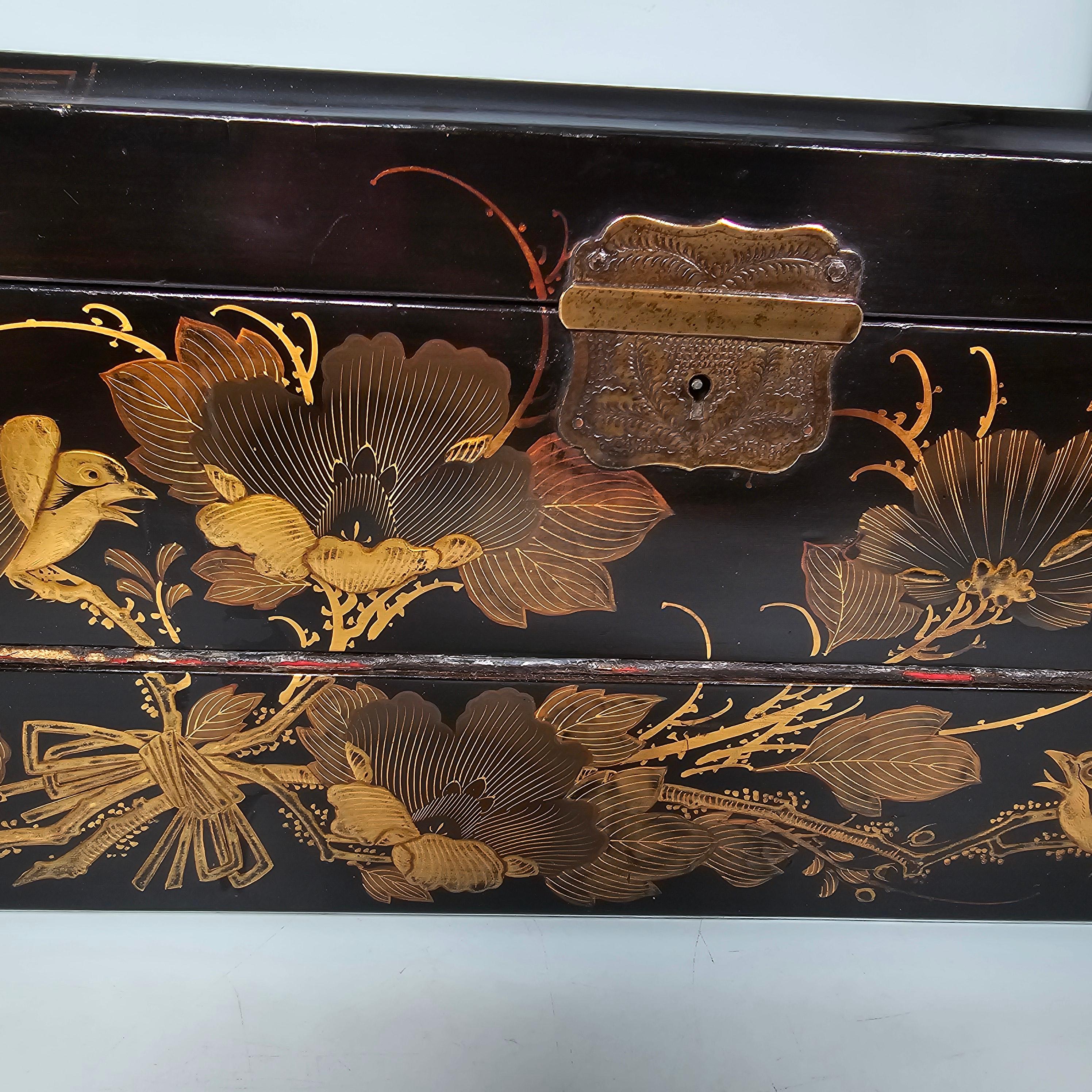A large 19th century Japanese lacquer writing box with a secret compartment For Sale 11