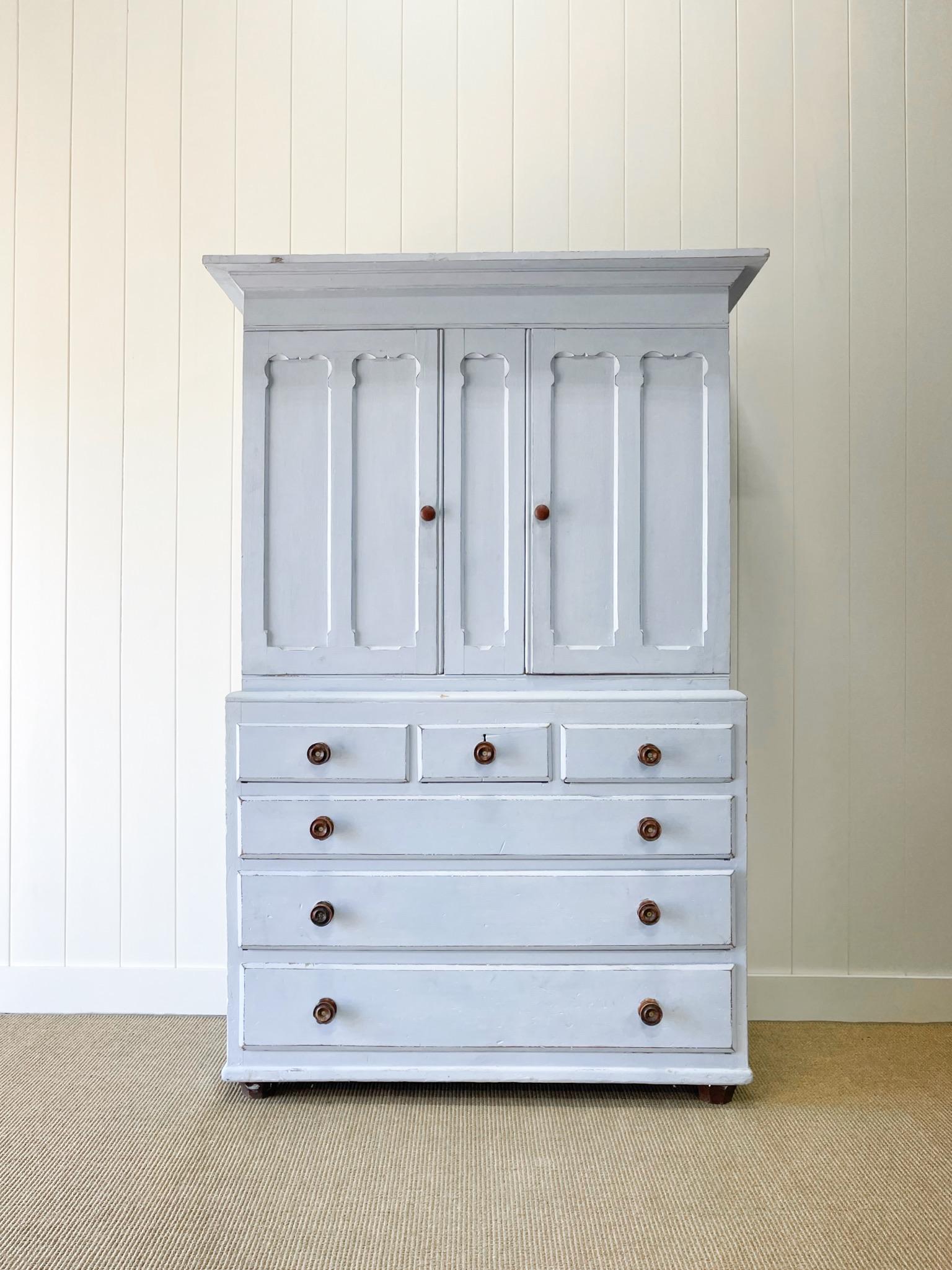 A Large 19th Century Painted Blue English Pine Linen Press  For Sale 3