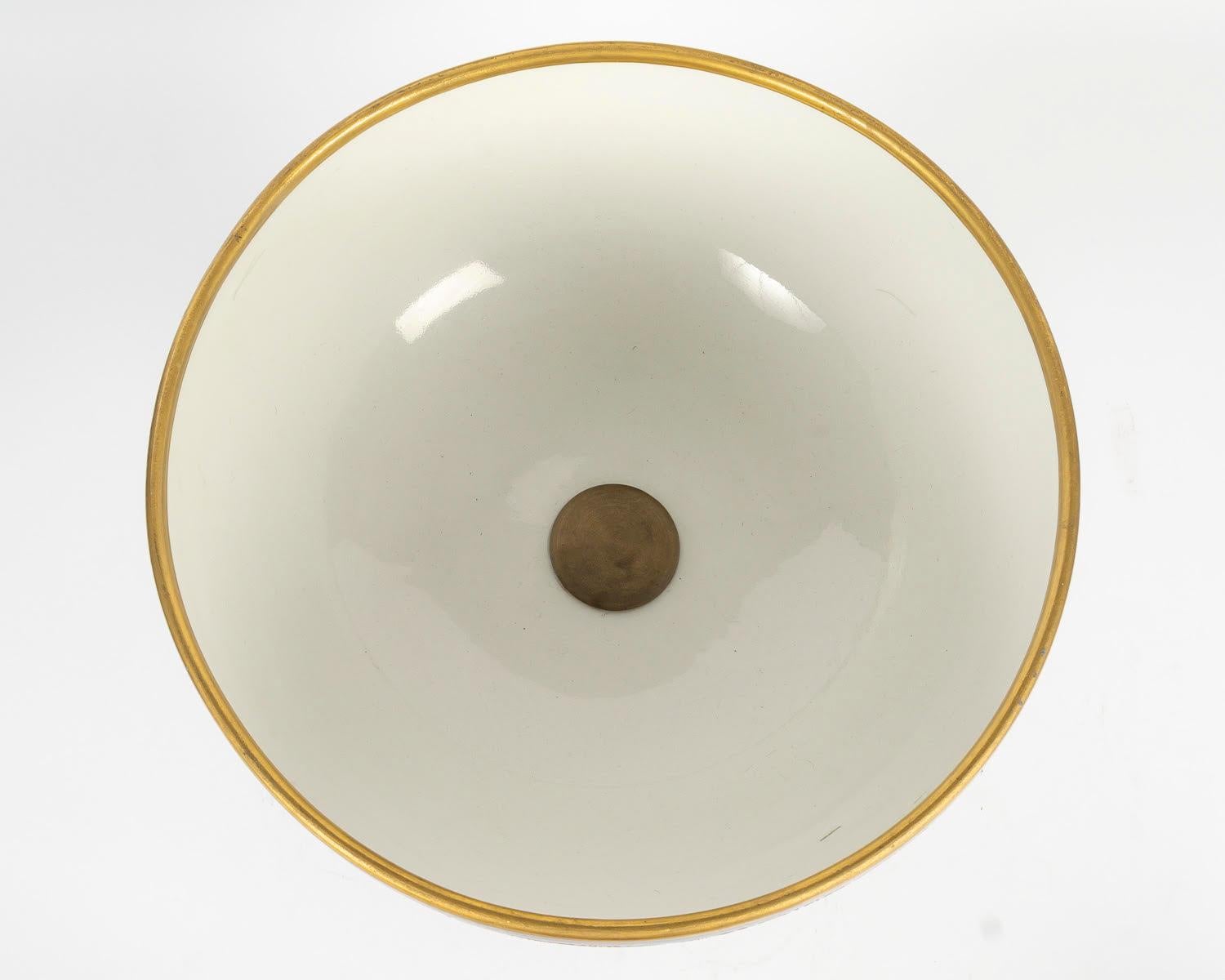 Grande coupe et centre de table en porcelaine de Sèvres du XIXe siècle, période Napoléon III. en vente 4