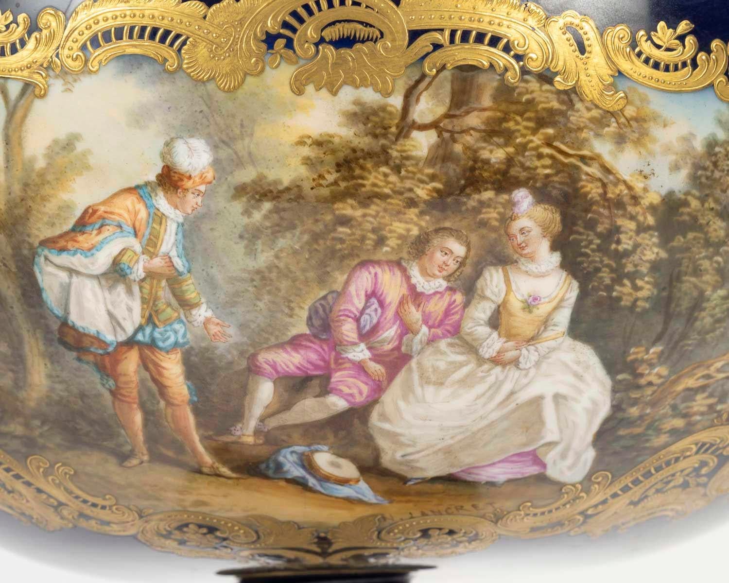 Grande coupe et centre de table en porcelaine de Sèvres du XIXe siècle, période Napoléon III. Bon état - En vente à Saint-Ouen, FR