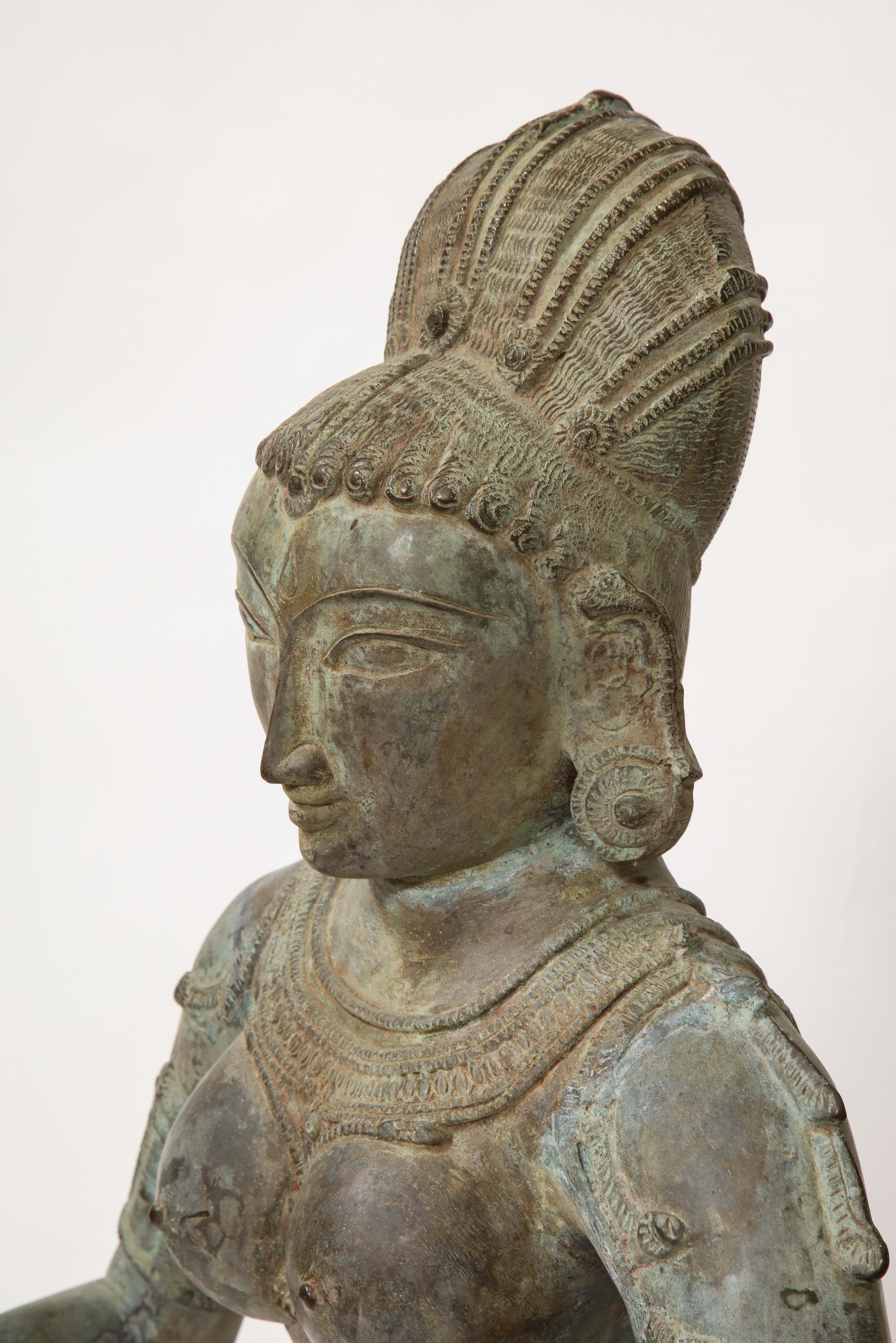 A Large 19th Century South Indian Bronze Dancing Female Figure, Tamil Nadu For Sale 9