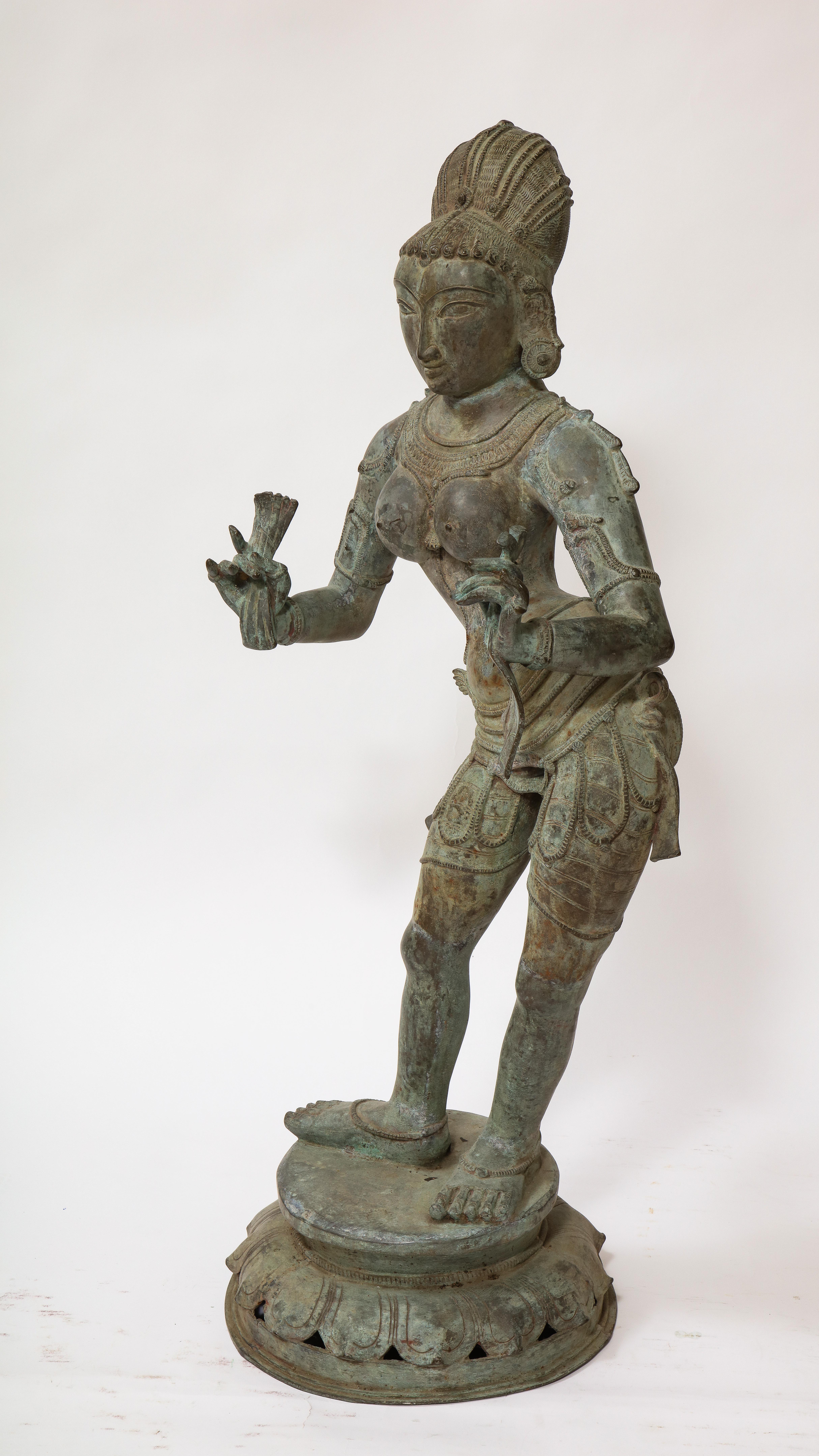 A Large 19th Century South Indian Bronze Dancing Female Figure, Tamil Nadu For Sale 1