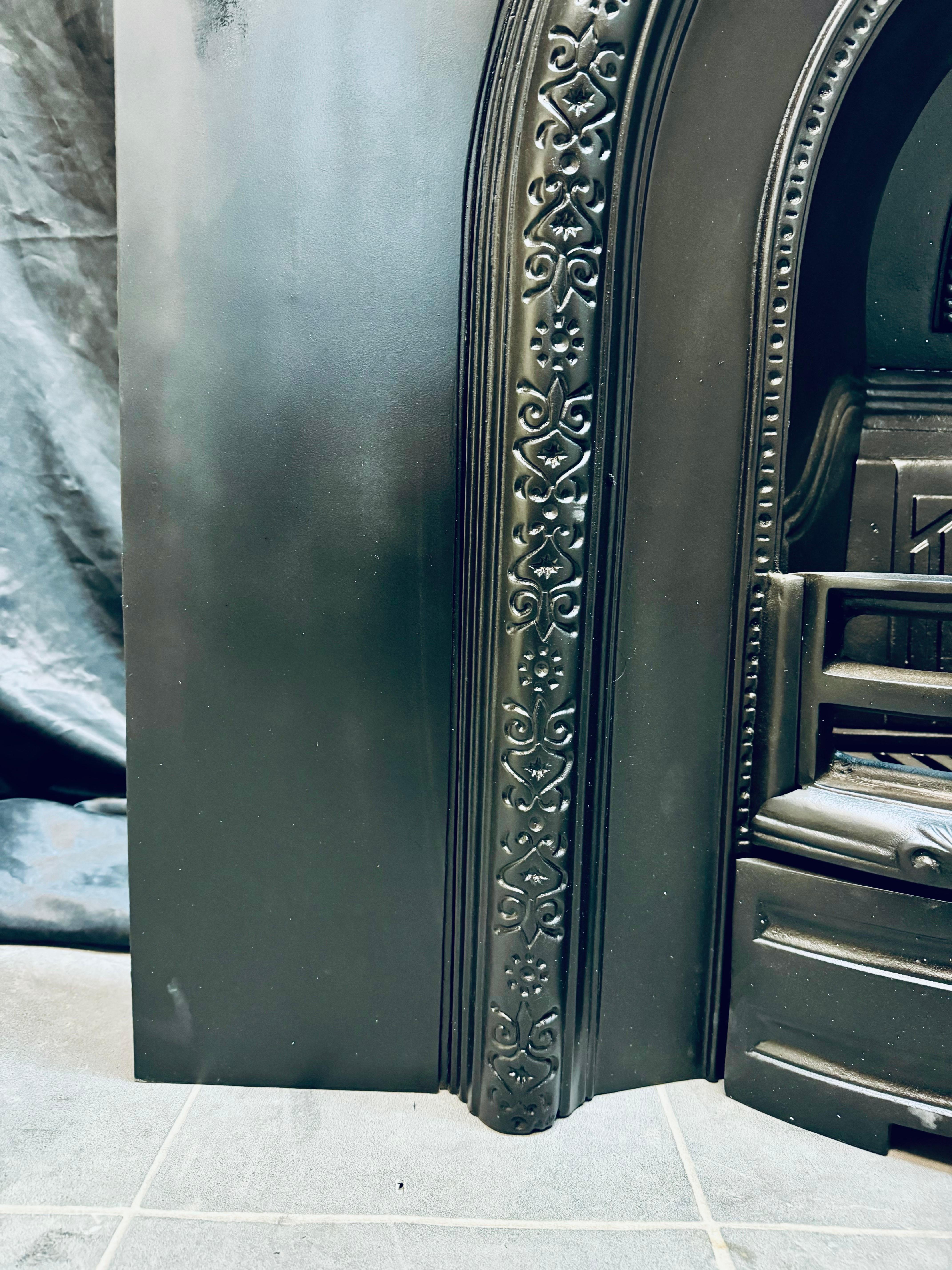 Late 20th Century A Large 19th Century Victorian Manner Cast Iron Fireplace Insert. For Sale