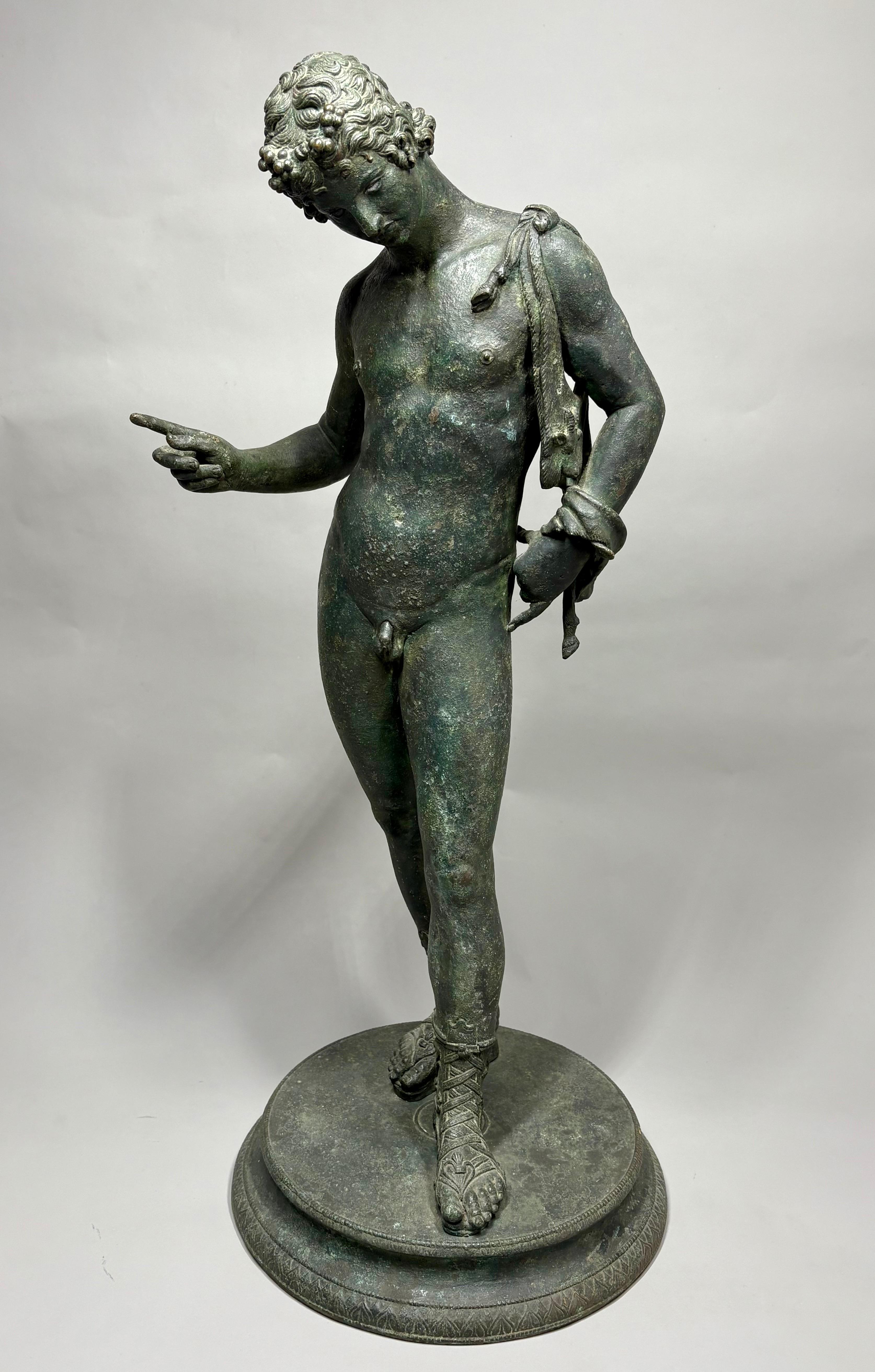 A large 23 1/2-inch high 19th century Grand Tour bronze model of Narcissus in vendita 2