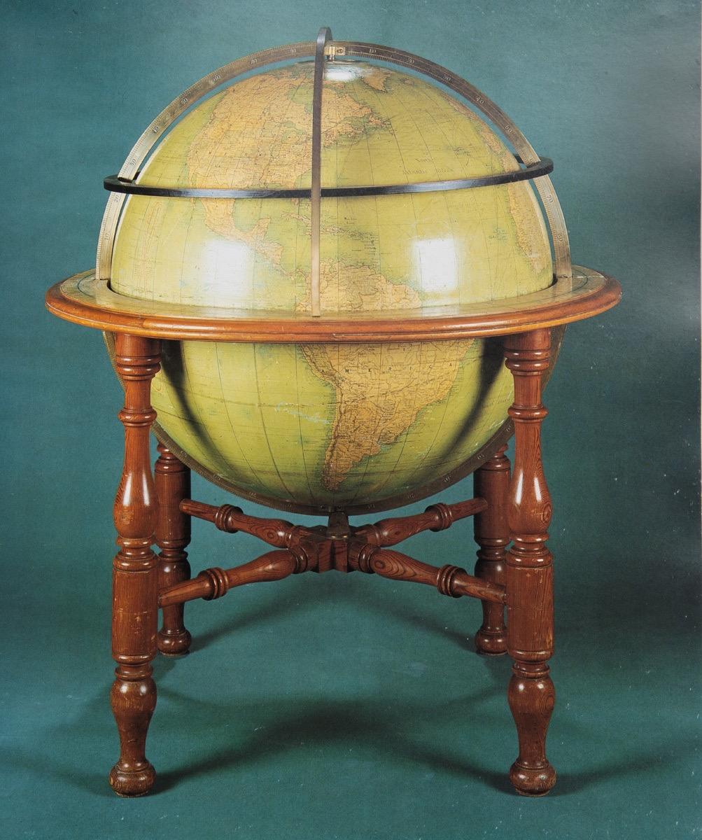 Un grand W. & . globe de la bibliothèque A. K. Johnston en vente 4