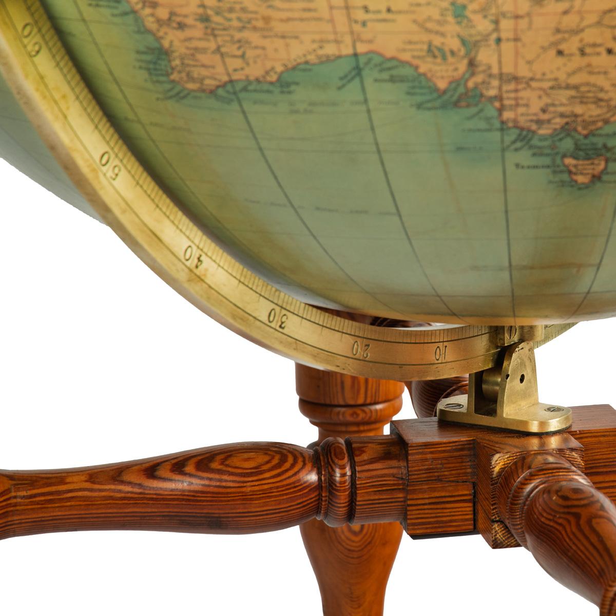 Anglais Un grand W. & . globe de la bibliothèque A. K. Johnston en vente