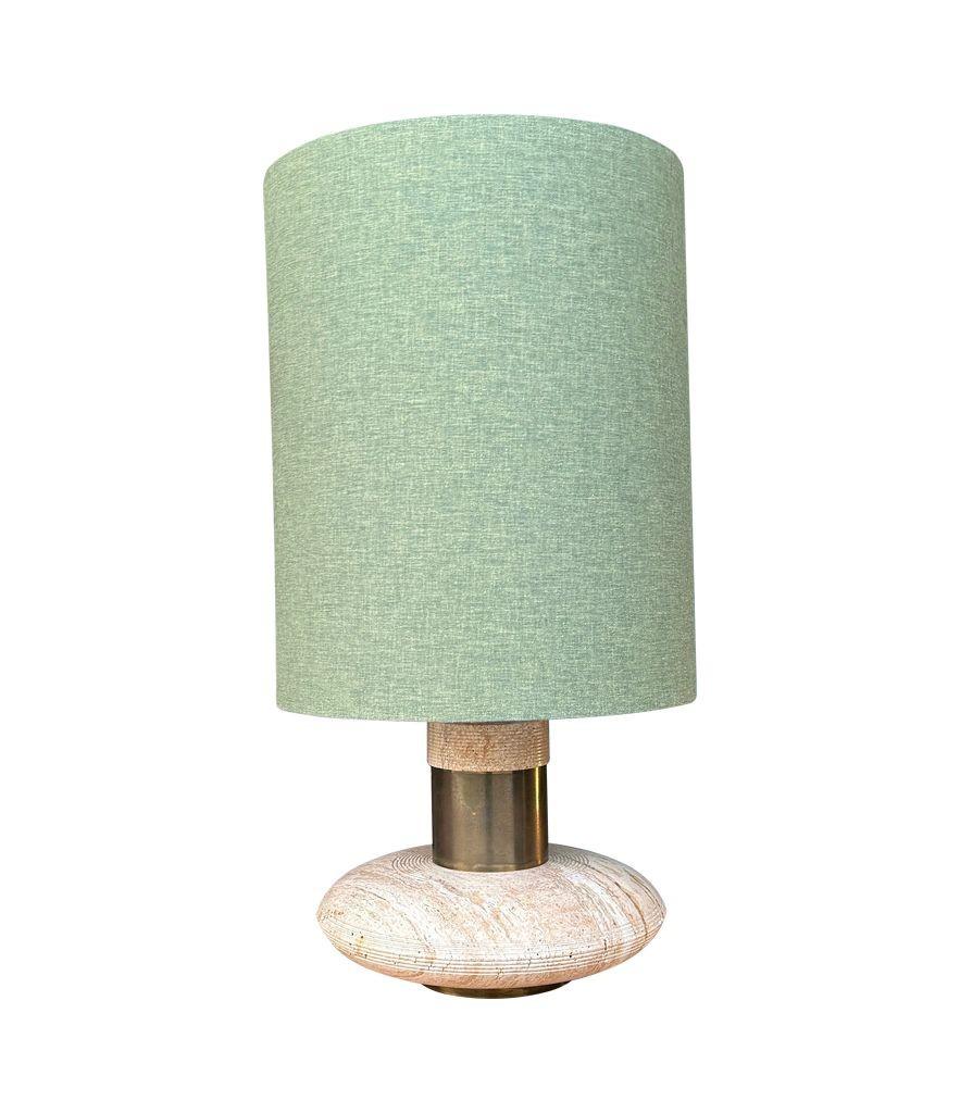 Brass A large 70s elliptical Italian travertine and brass lamp by Fratelli Mannelli For Sale