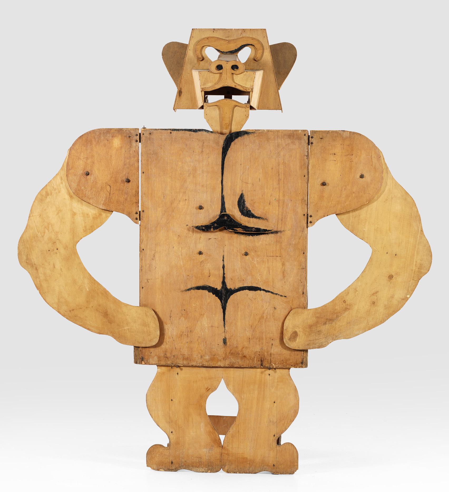 Scultura/installazione dell'artista e scultore italiano Luigi Nervo (Torino 1930-Torino 2006).

Nervo ha iniziato la sua carriera come designer industriale e successivamente ha iniziato a sperimentare diverse forme d'arte, scoprendo infine il suo