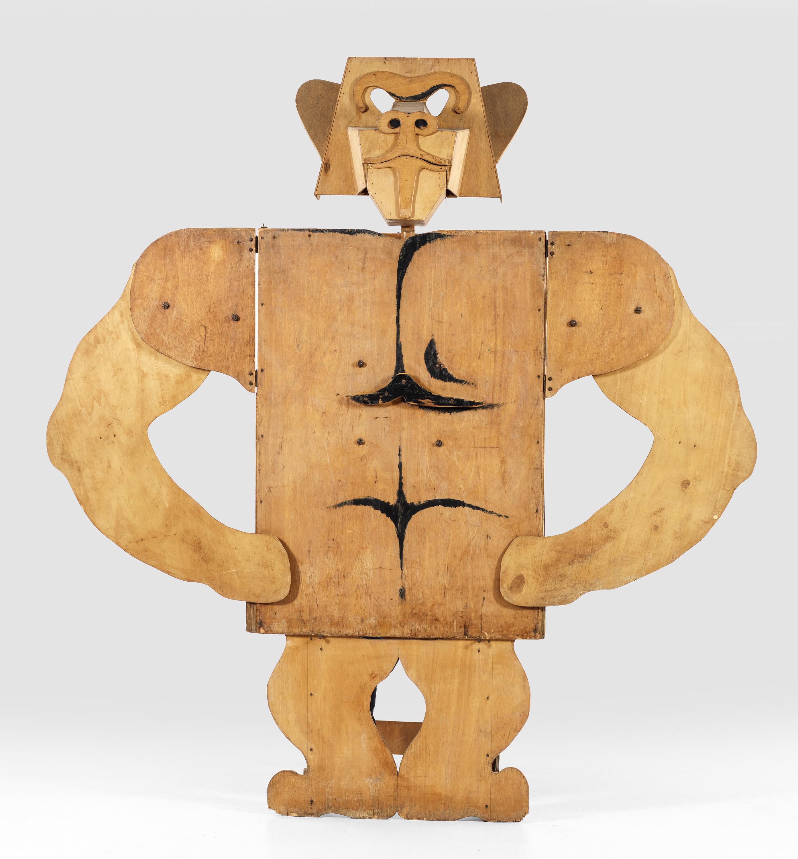 Fine XX secolo Un grande gorilla regolabile in legno di Luigi Nervo in vendita