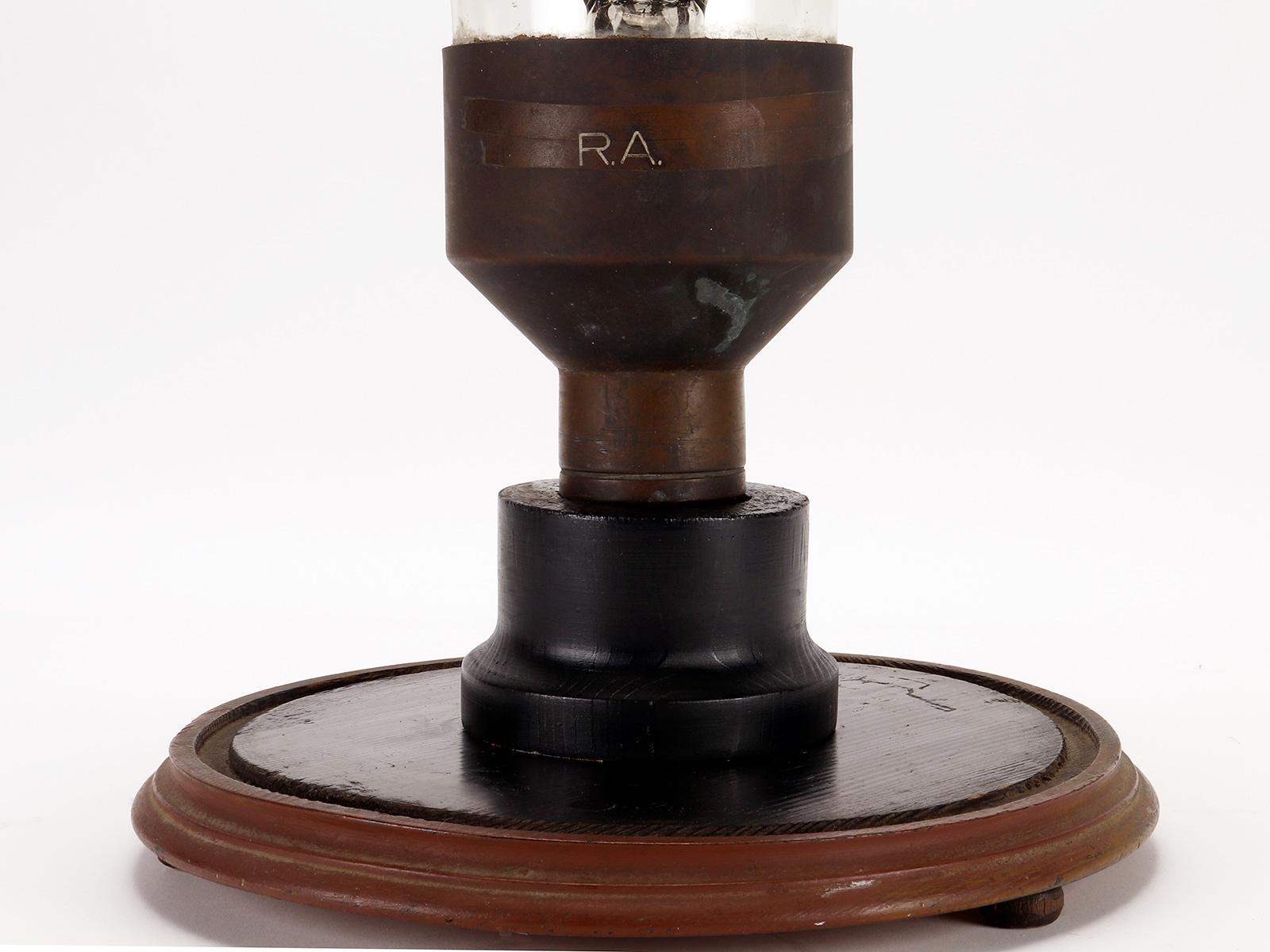 Large Airport Light Bulb, Italy, circa 1930 In Good Condition For Sale In Milan, IT