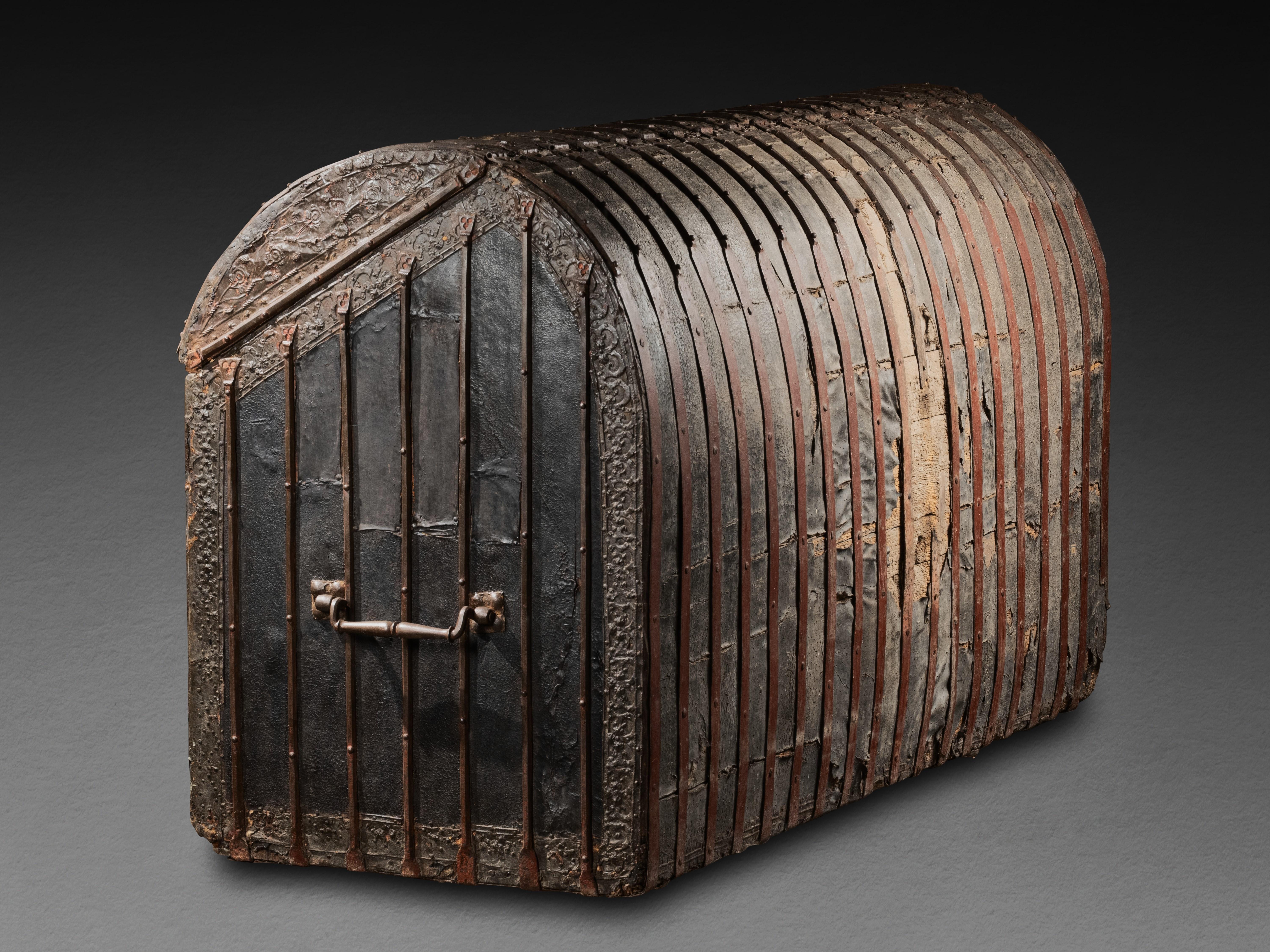 A large and exceptional 15th c.  Gothic leather and iron bound travelling chest For Sale 3