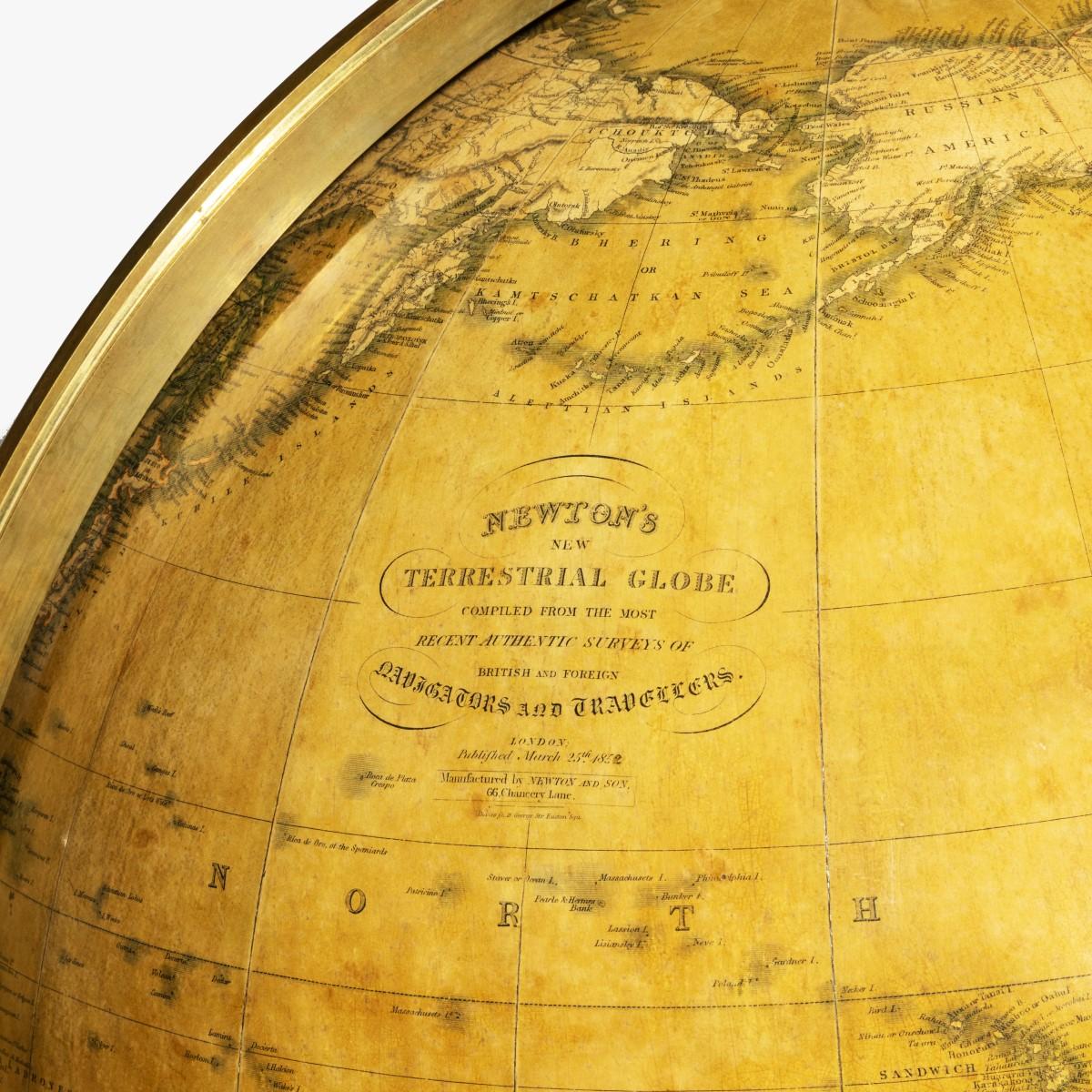 Un grande ed estremamente raro globo terrestre da 24 pollici di Newton

I nostri globi più magnifici e rari erano una coppia di globi Newton da 24 pollici. 

Anche queste furono aggiornate nel 1852 (terrestre) e nel 1860 (celeste), mentre le