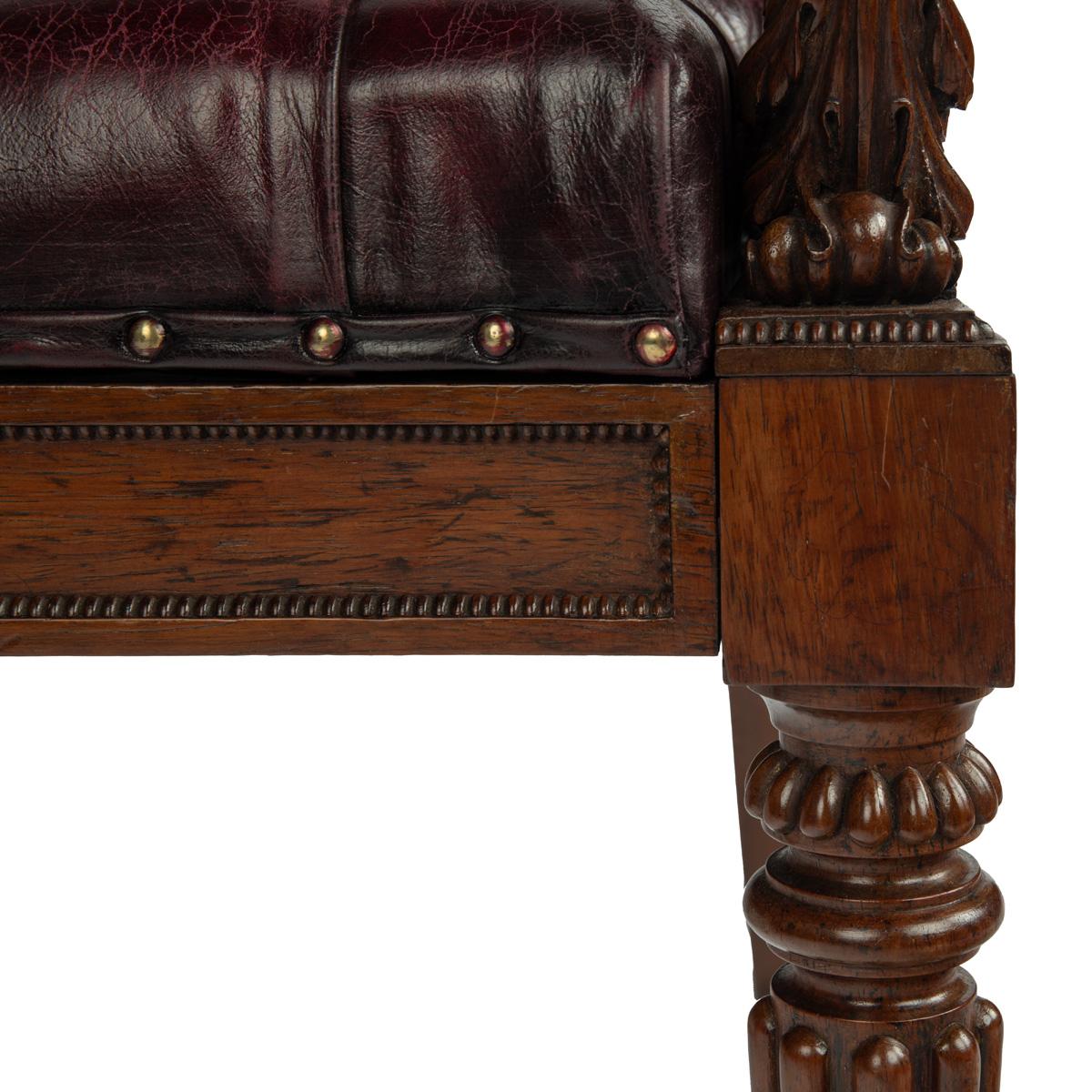 Une grande et belle paire de fauteuils Regency en bois de rose en vente 5