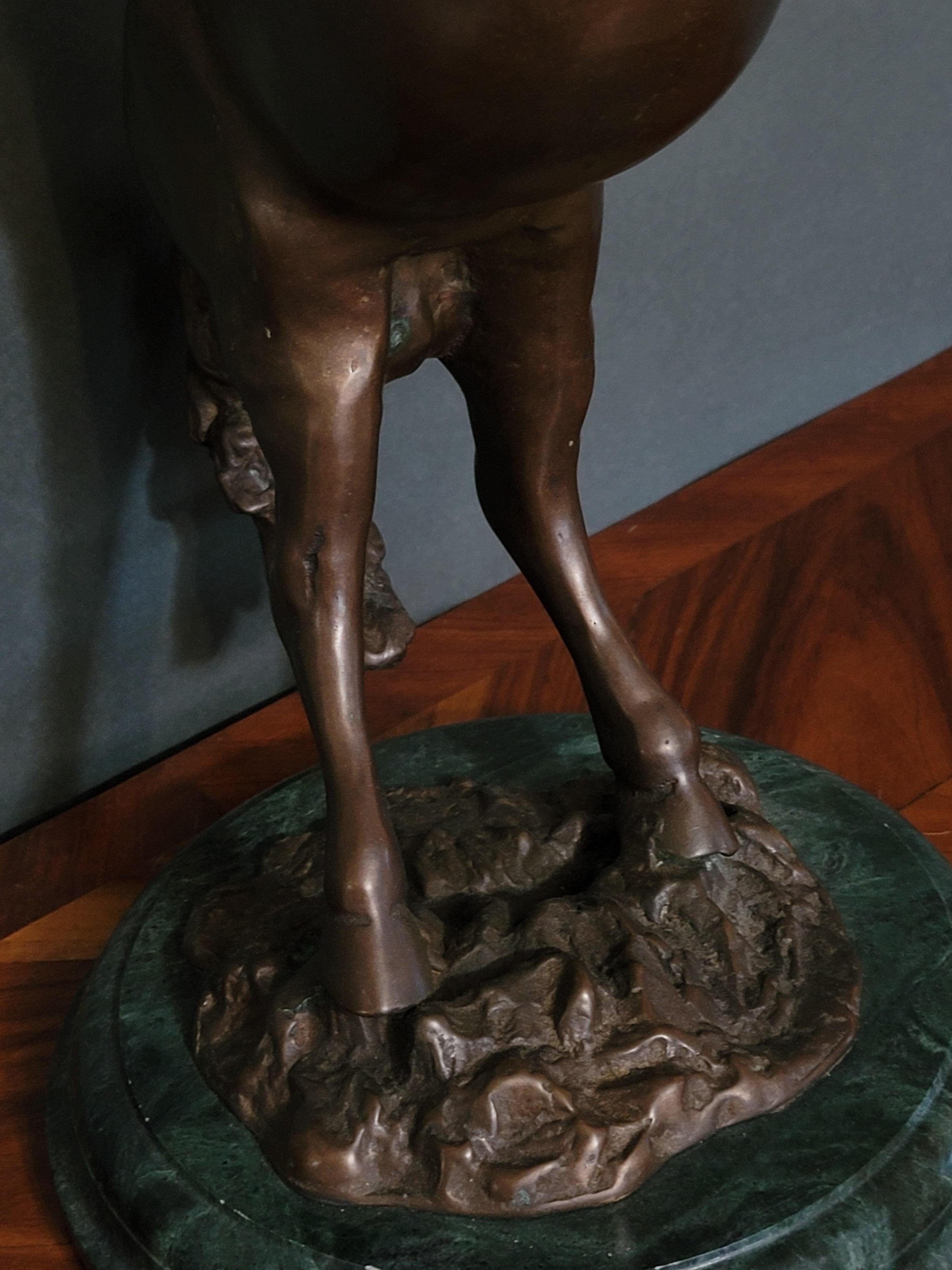 Bronzeskulptur eines Pferdes aus Pferden, groß und schwer im Angebot 5