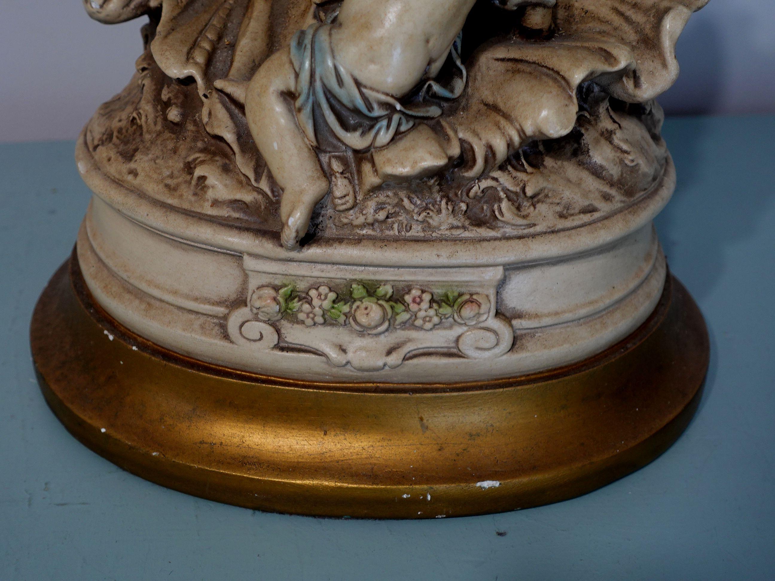 Große und schwere italienische figurale Vintage-Gruppenlampe im Angebot 1
