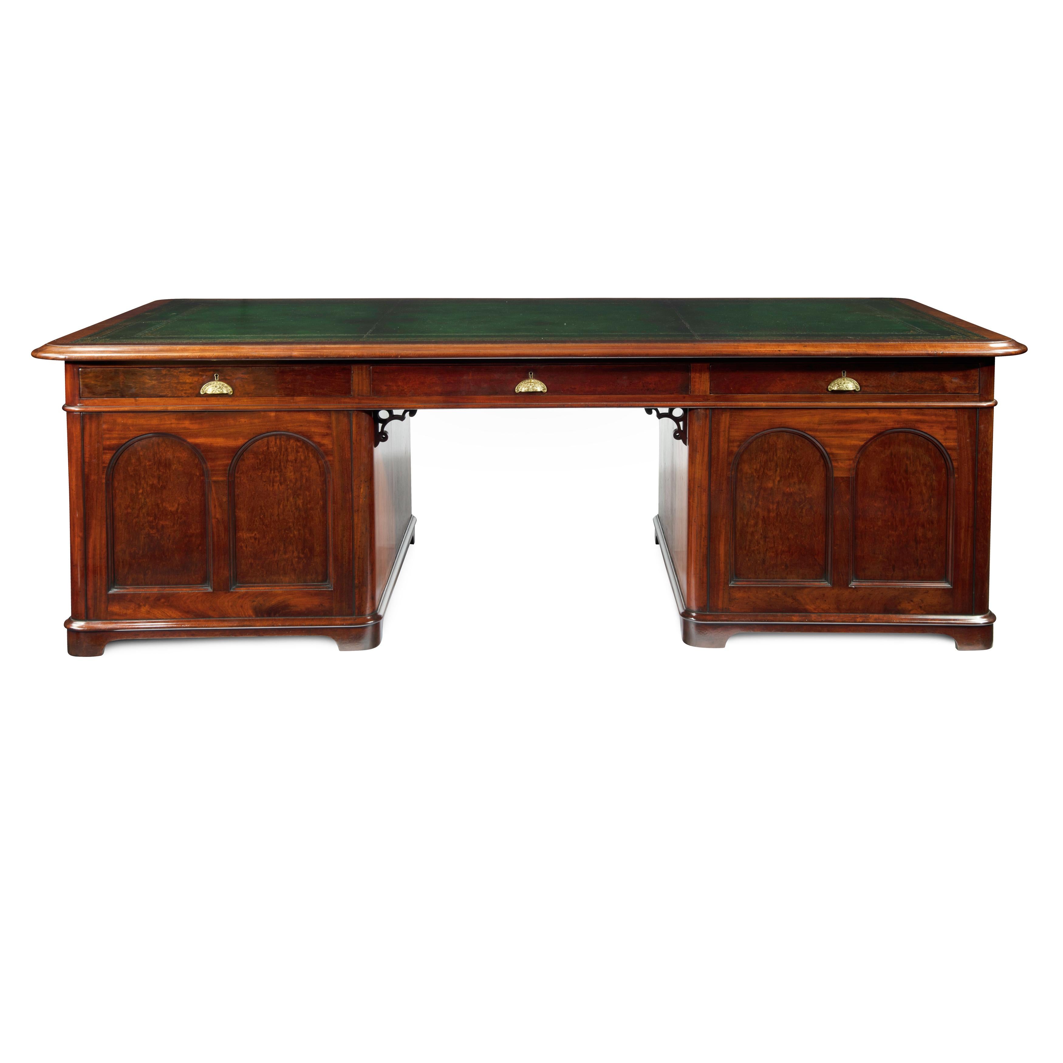 Large and Imposing Victorian Mahogany Partners’ Desk For Sale 2