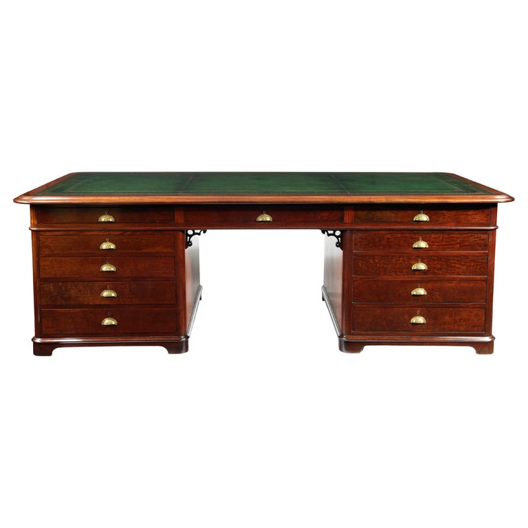 Large and Imposing Victorian Mahogany Partners’ Desk For Sale at 1stDibs
