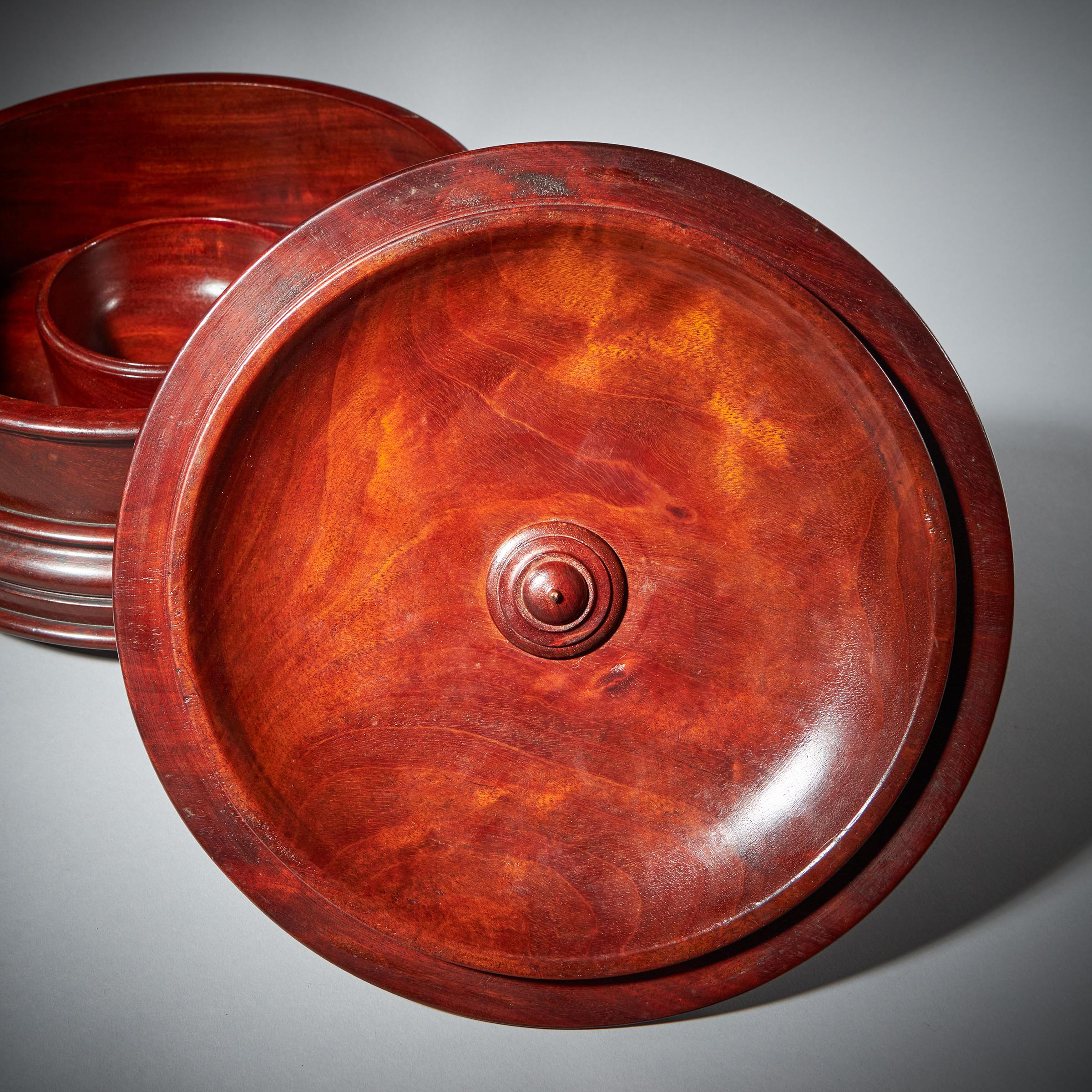 A Large and impressive 19th Century Dutch Mahogany Turned Circular Box For Sale 9