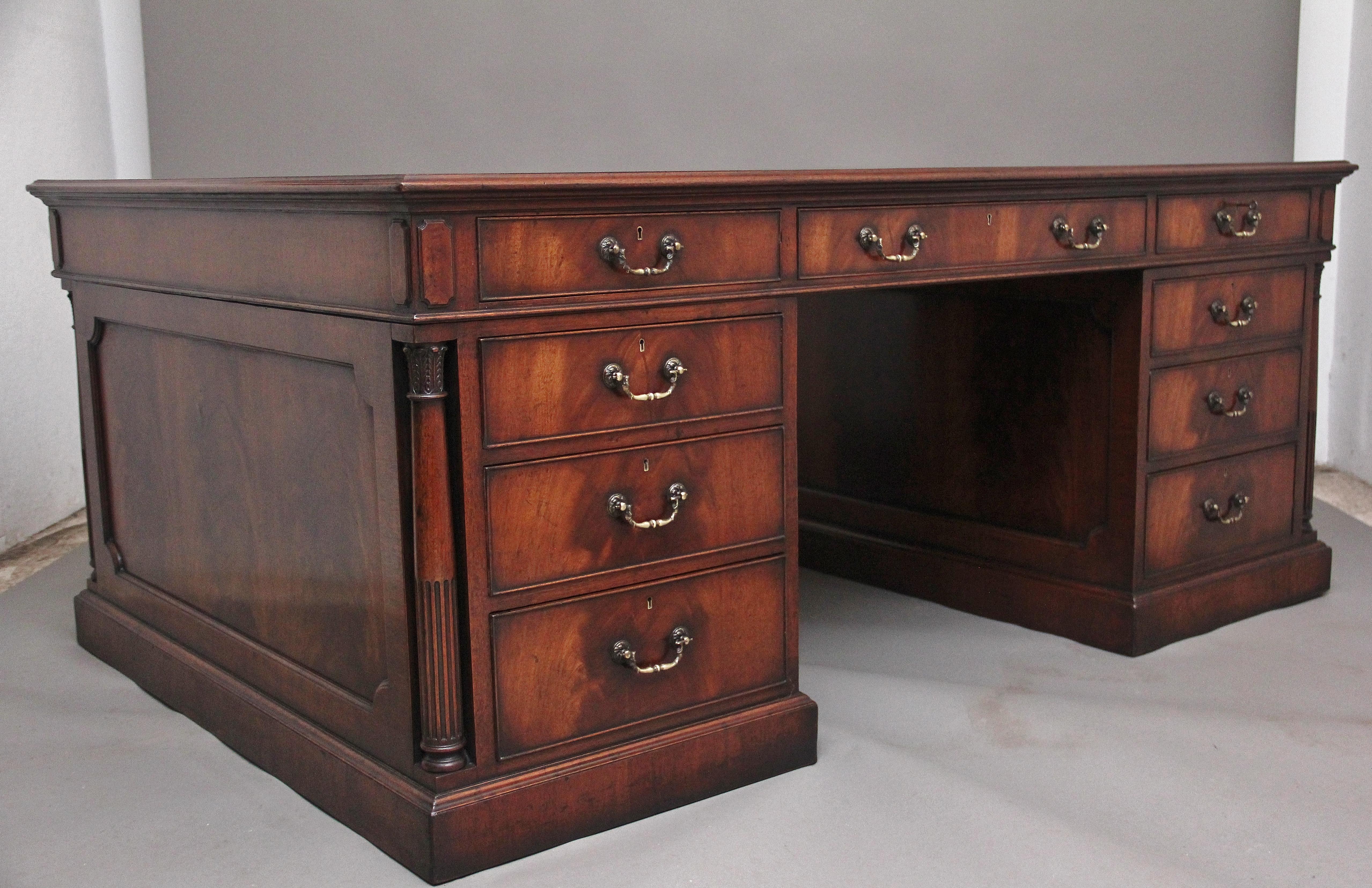 Large and Impressive Early 20th Century Mahogany Desk In Good Condition For Sale In Martlesham, GB