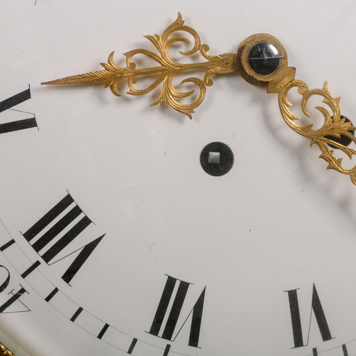 Uhr und Barometer-Set aus geschnitztem vergoldetem Holz im Louis-XVI.-Stil (Vergoldetes Holz) im Angebot