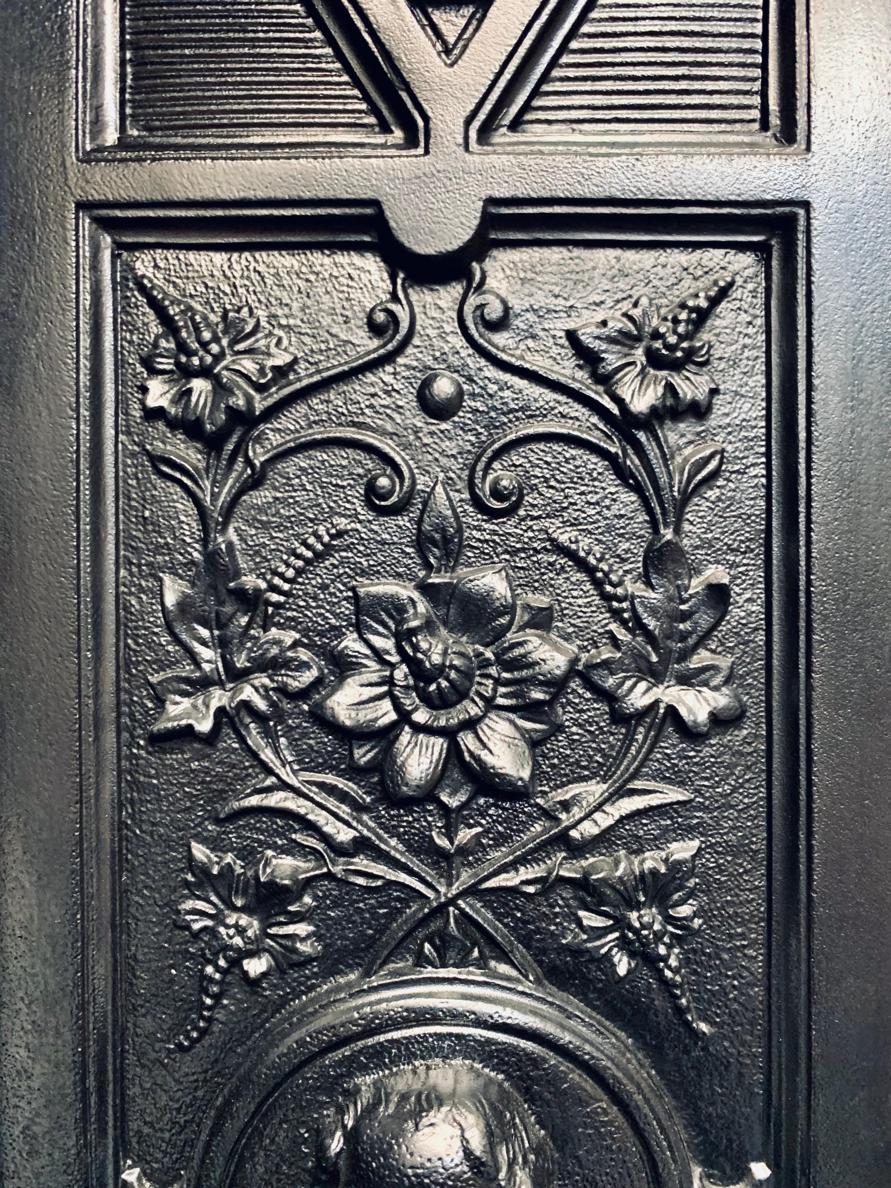 A large and Ornate 19th Century Victorian Scottish Cast Iron Fireplace Insert. 10