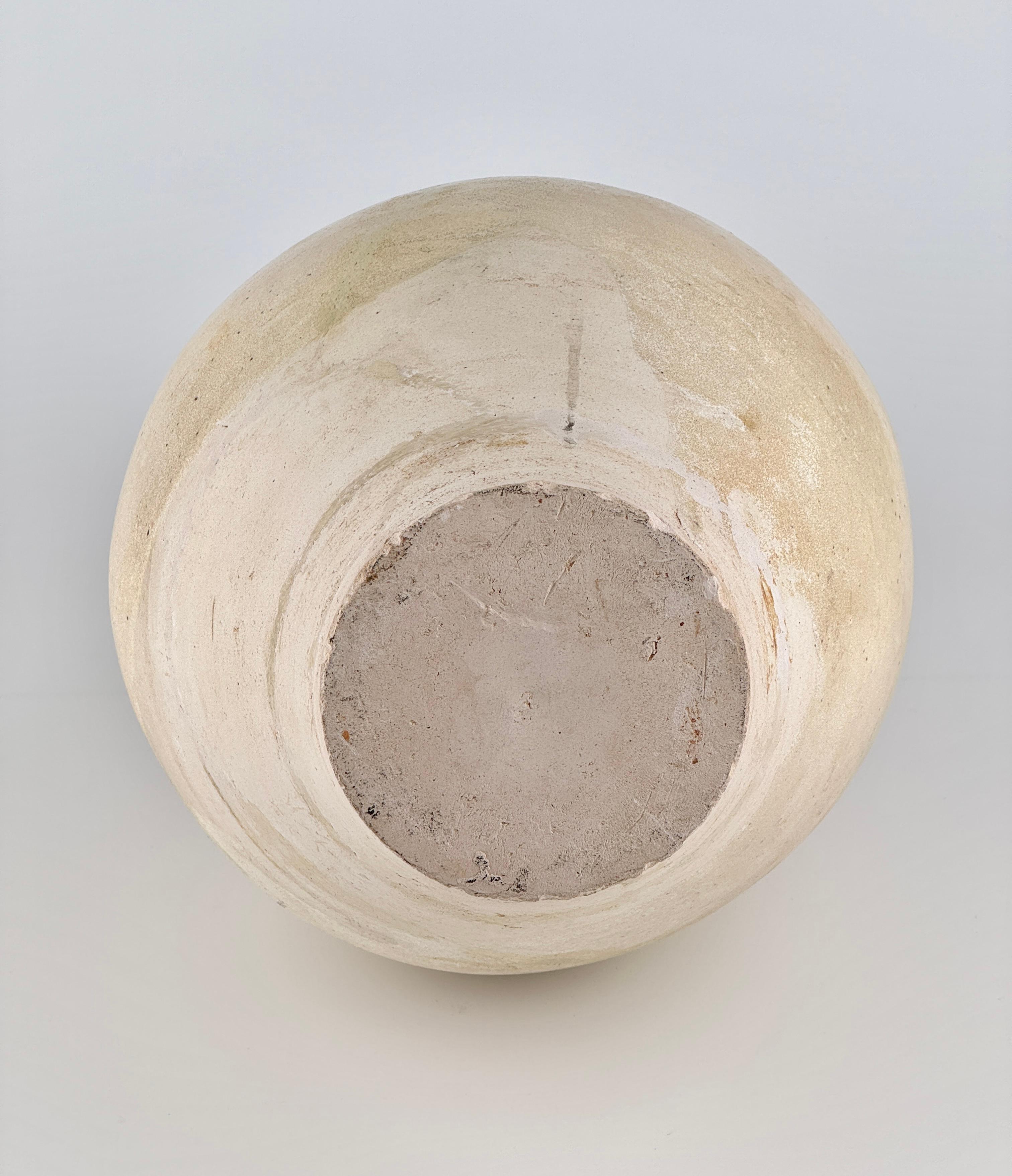 A Large and Rare Straw-Glazed Pottery Amphora, Tang Dynasty For Sale 7