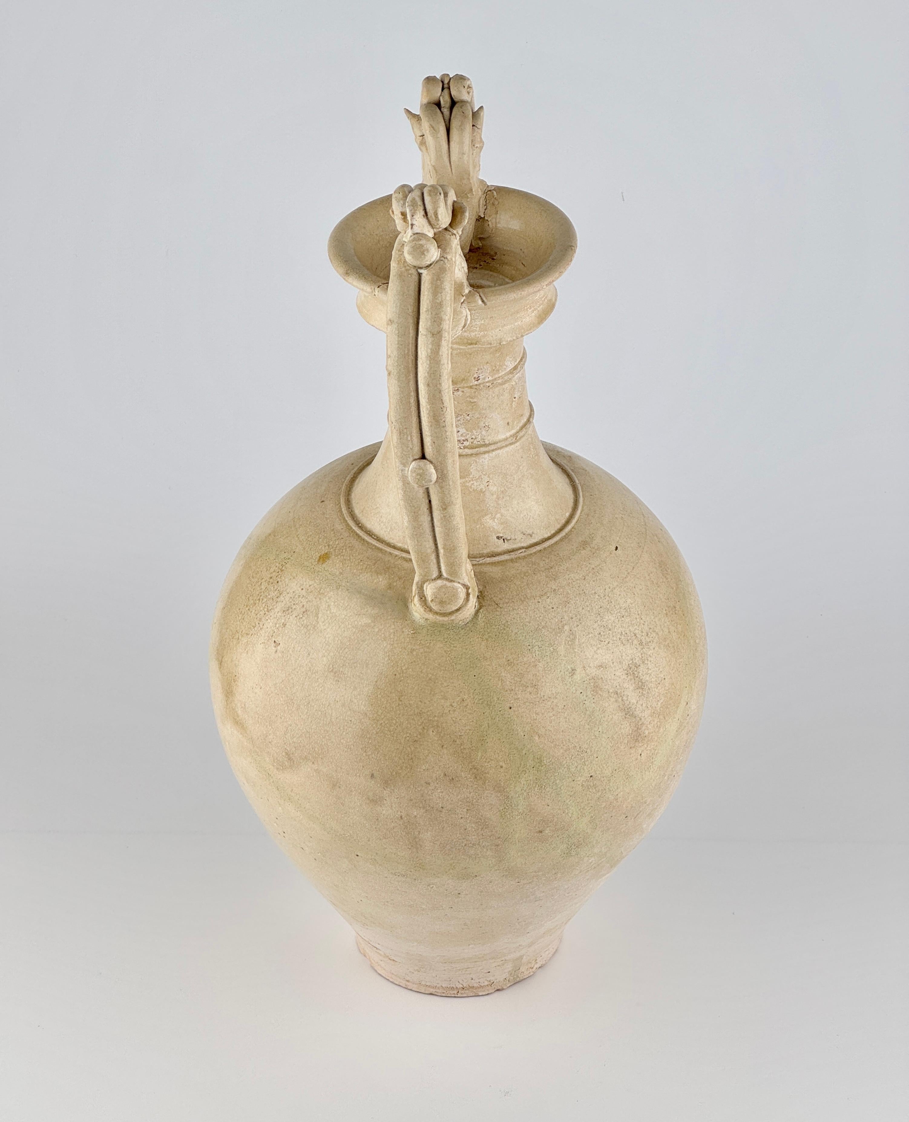 A Large and Rare Straw-Glazed Pottery Amphora, Tang Dynasty For Sale 3