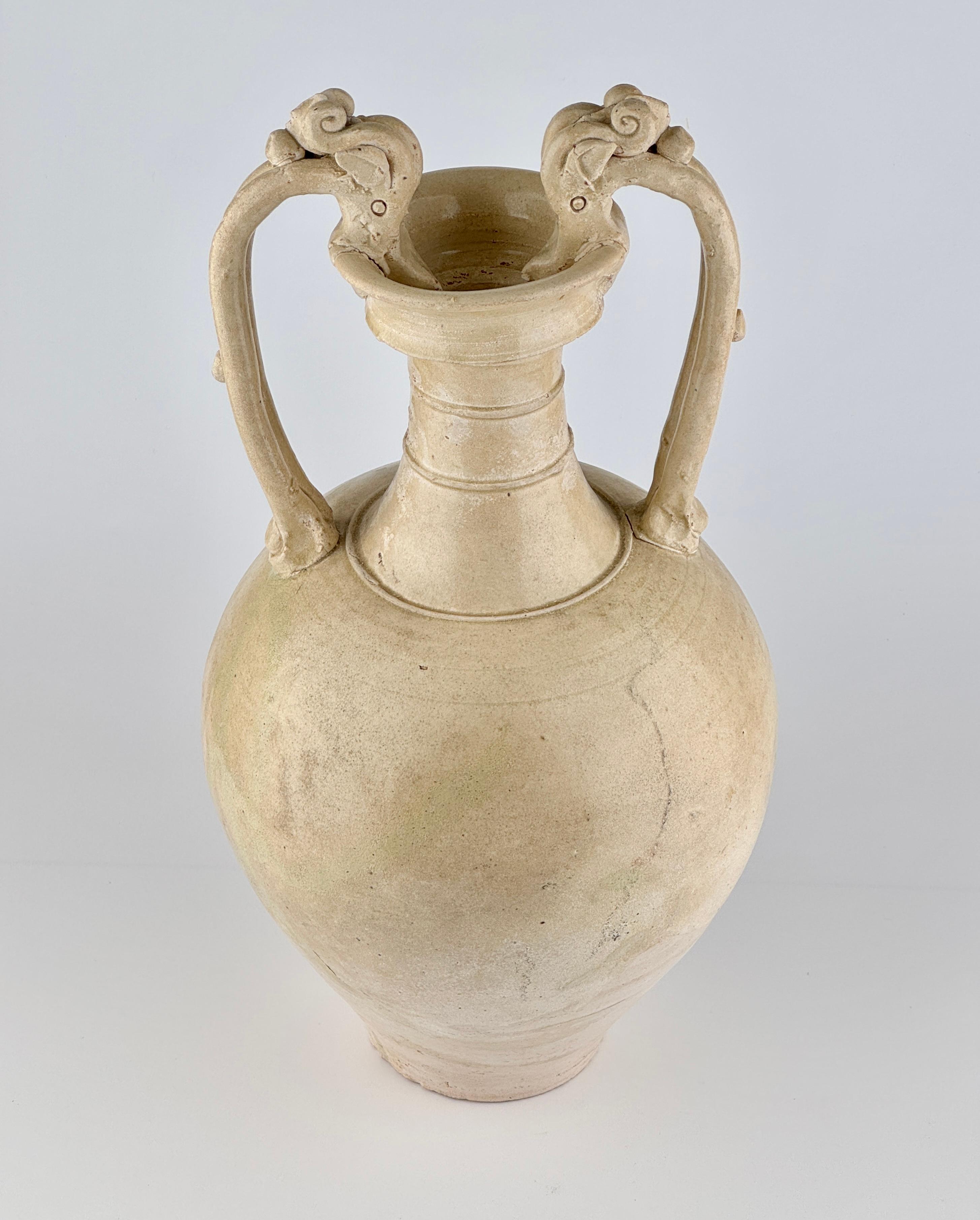 A Large and Rare Straw-Glazed Pottery Amphora, Tang Dynasty For Sale 4