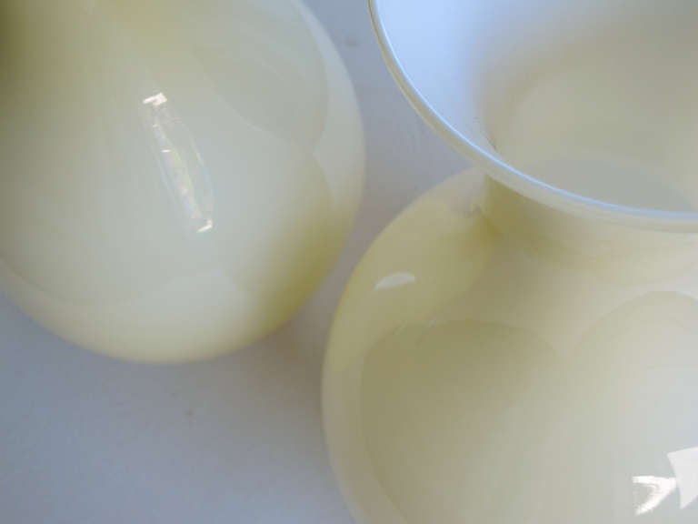 Modern Large and Shapely Pair of Murano Butter-Cream Cased Glass Vases For Sale