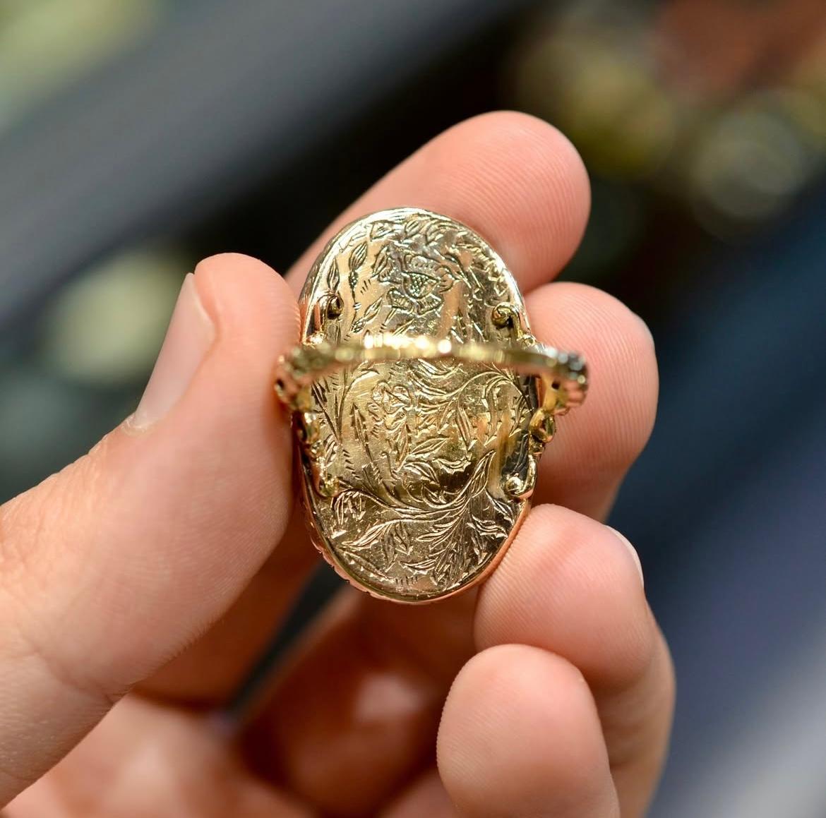Grande bague urne géorgienne du 18ème siècle en diamant taillé en rose en vente 1