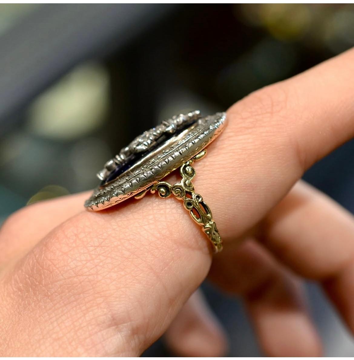 Grande bague urne géorgienne du 18ème siècle en diamant taillé en rose en vente 3